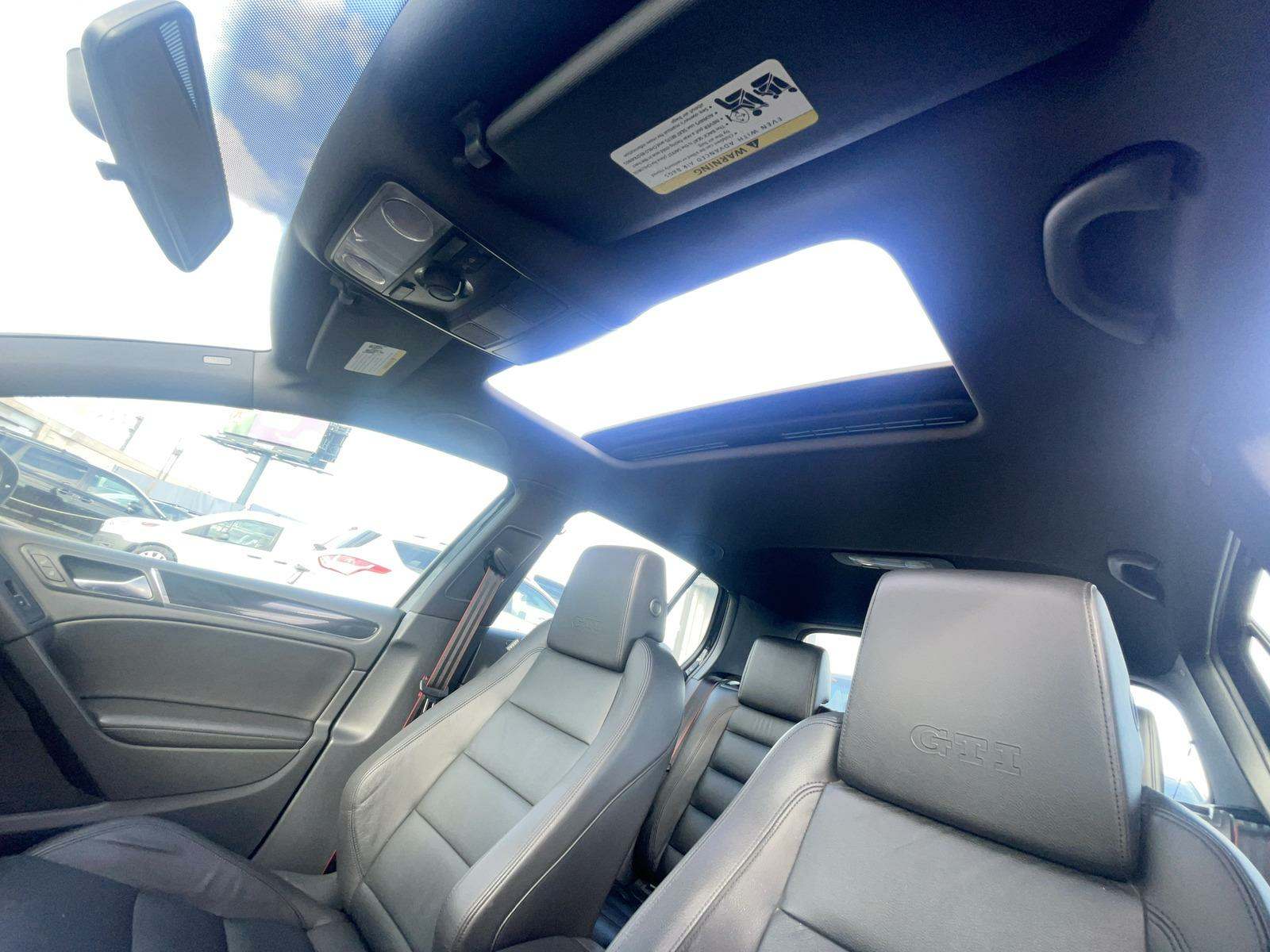 2014 Volkswagen Golf Wolfsburg FWD