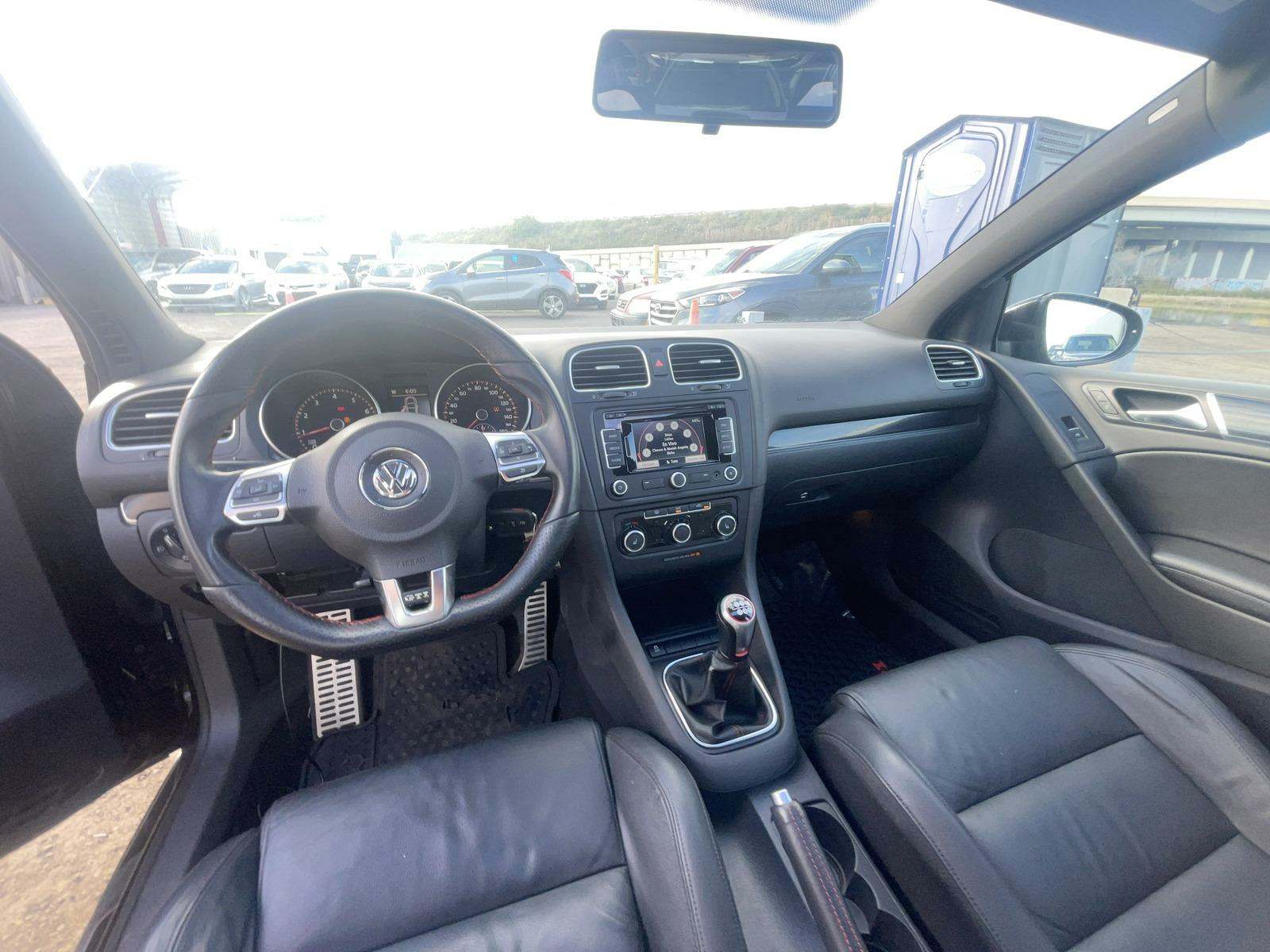 2014 Volkswagen Golf Wolfsburg FWD