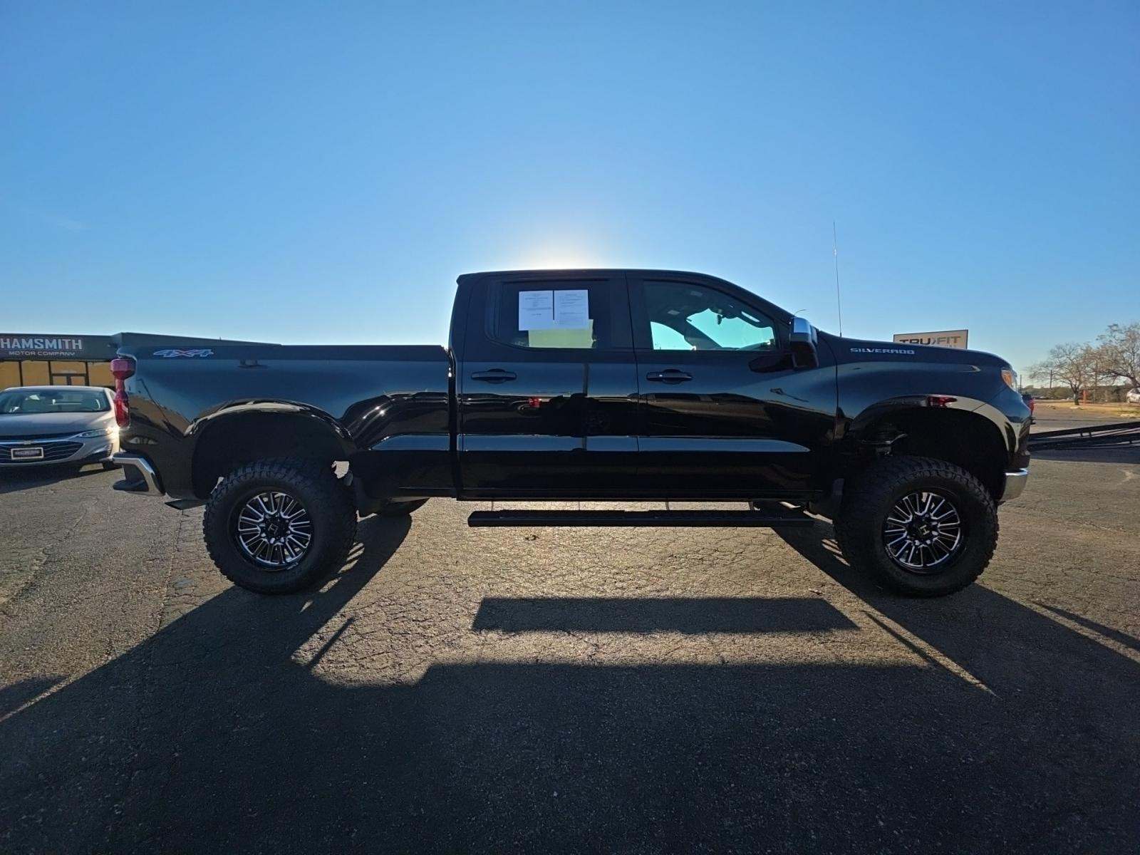 2023 Chevrolet Silverado 1500 LT AWD