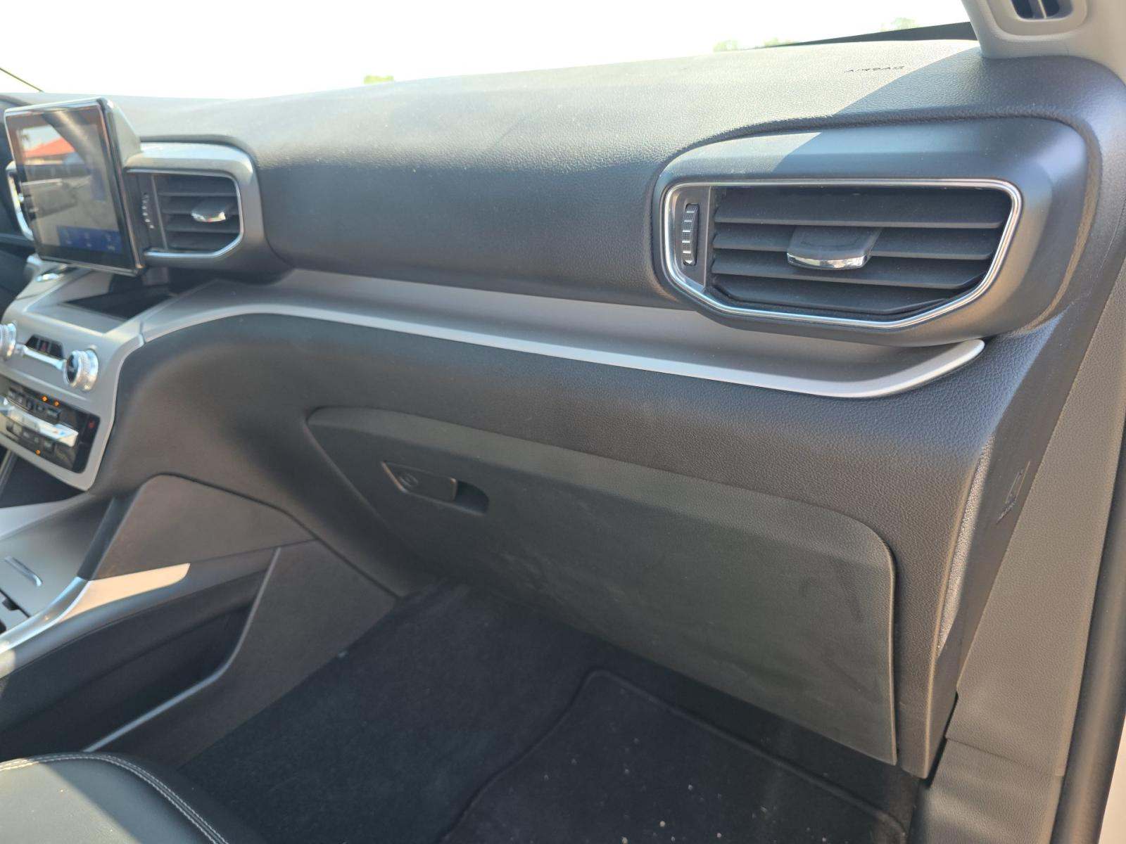 2024 Ford Explorer XLT RWD