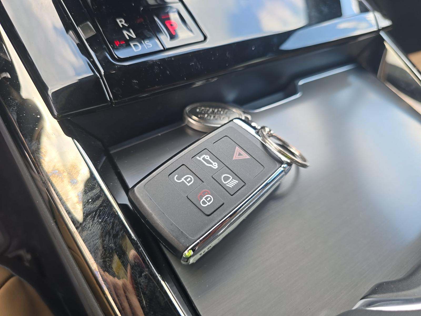 2025 Land Rover Range Rover Sport Plug-In Hybrid Dynamic SE AWD
