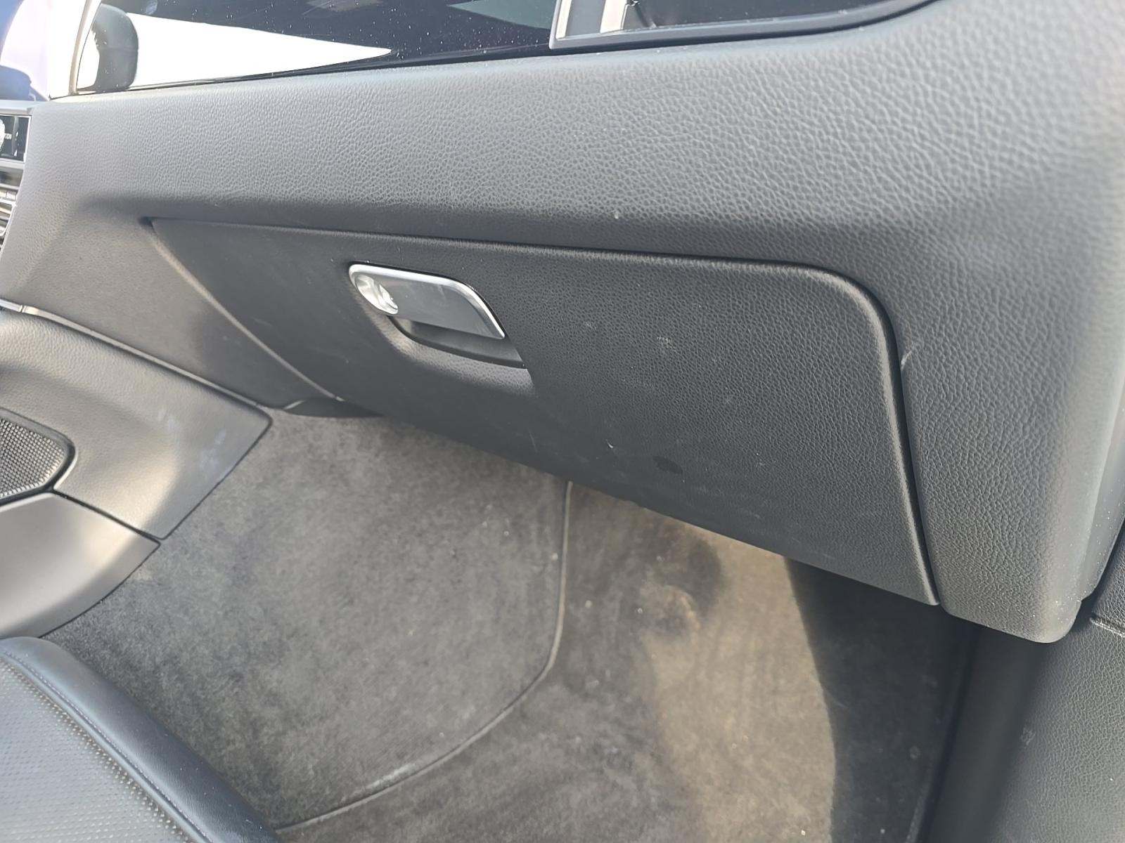 2022 Porsche Macan Base AWD