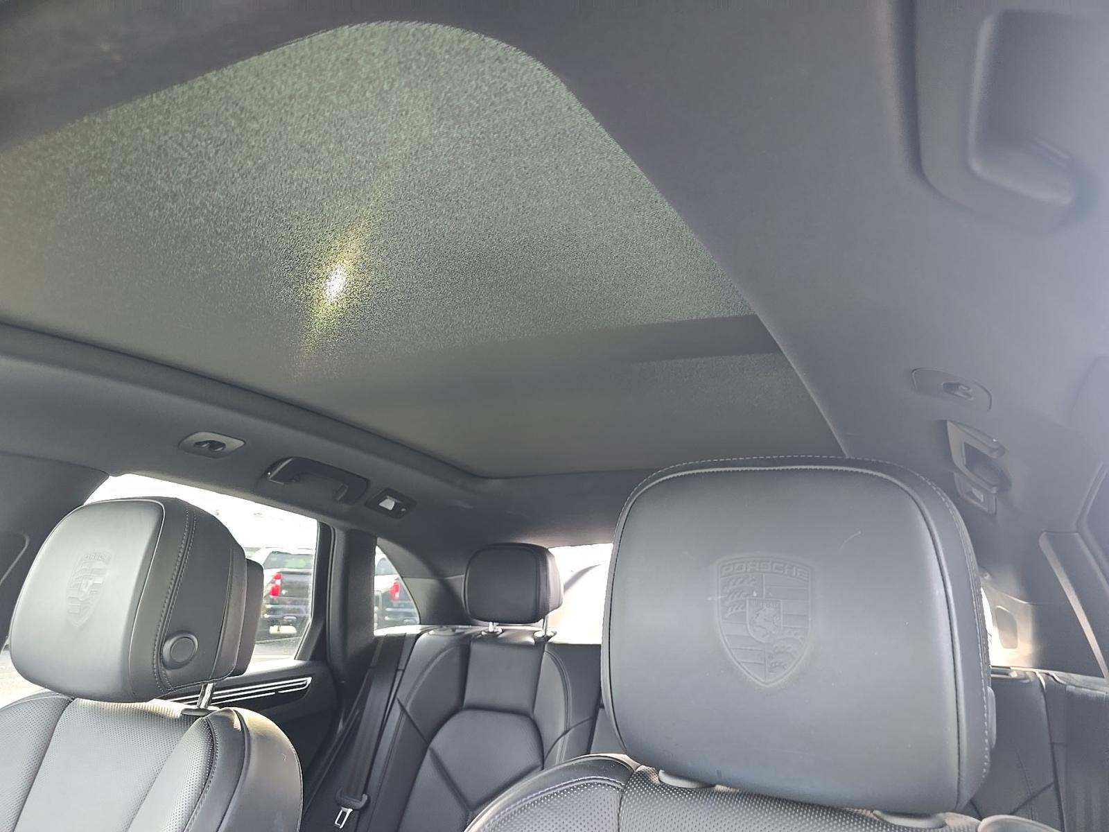 2022 Porsche Macan Base AWD