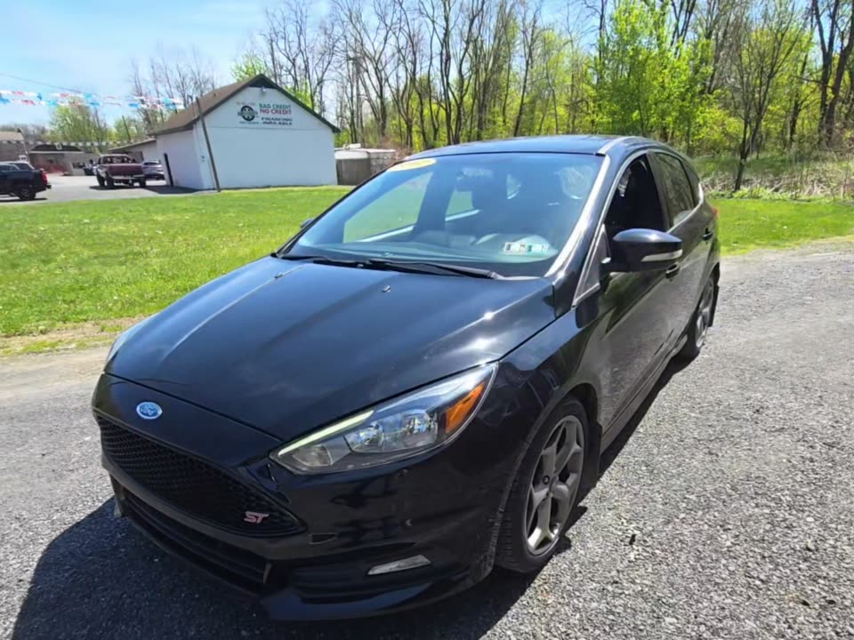 2017 Ford Focus ST FWD