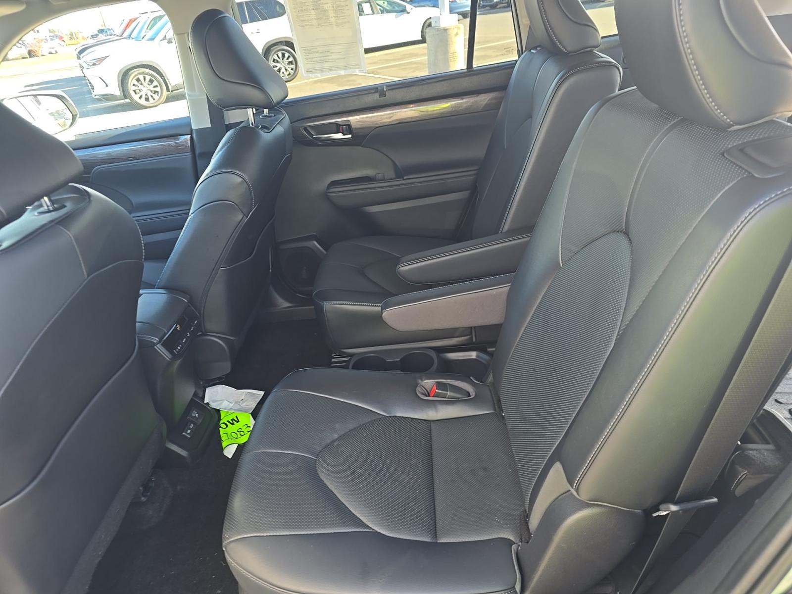 2023 Toyota Highlander Hybrid Limited AWD