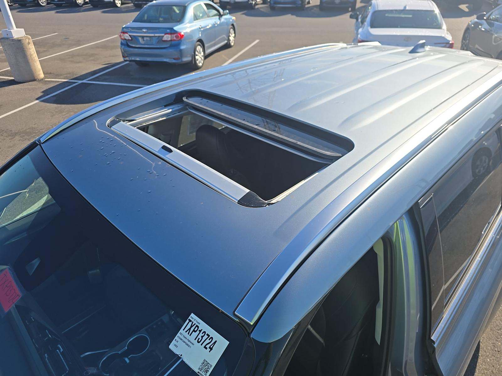 2023 Toyota Highlander Hybrid Limited AWD