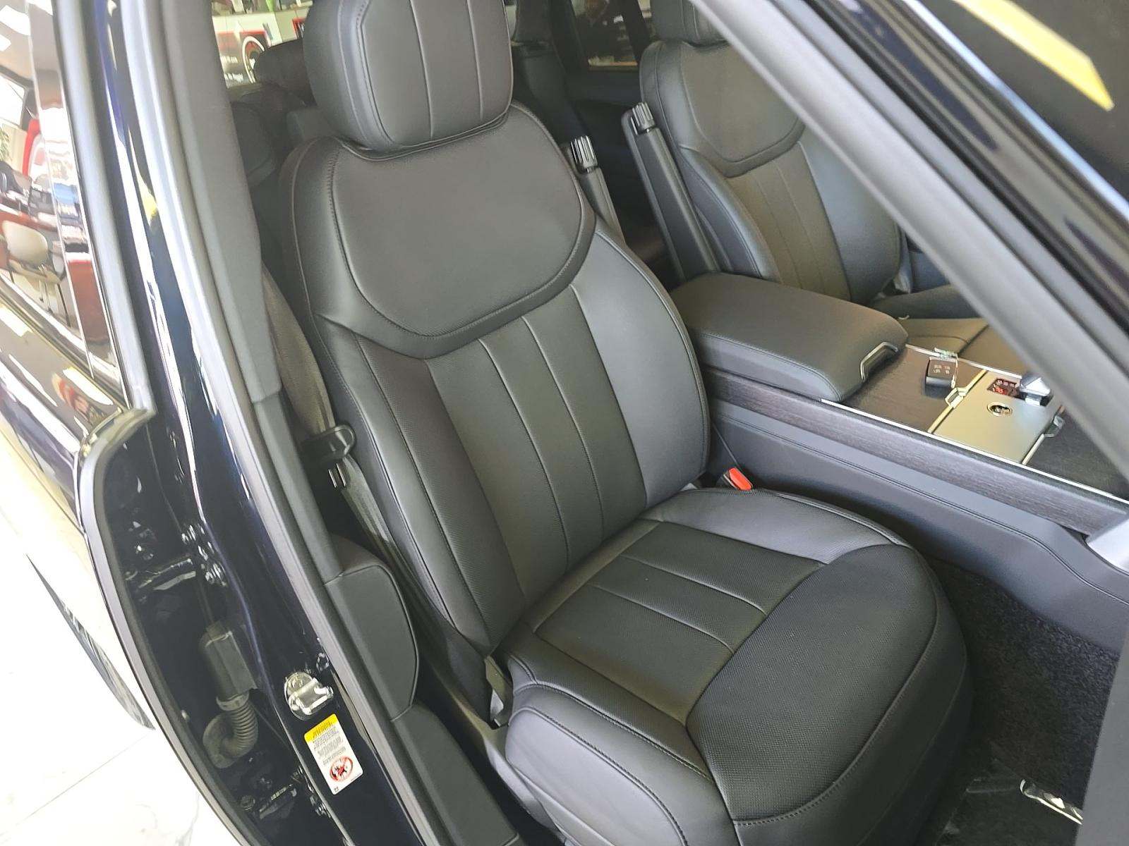 2025 Land Rover Range Rover SE AWD