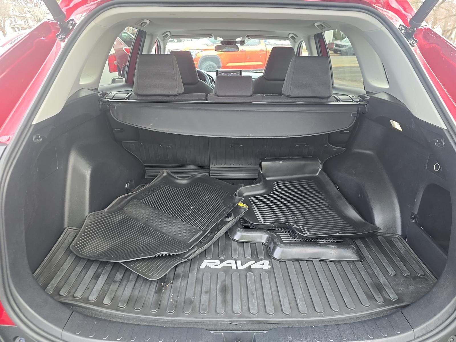 2022 Toyota RAV4 XLE AWD