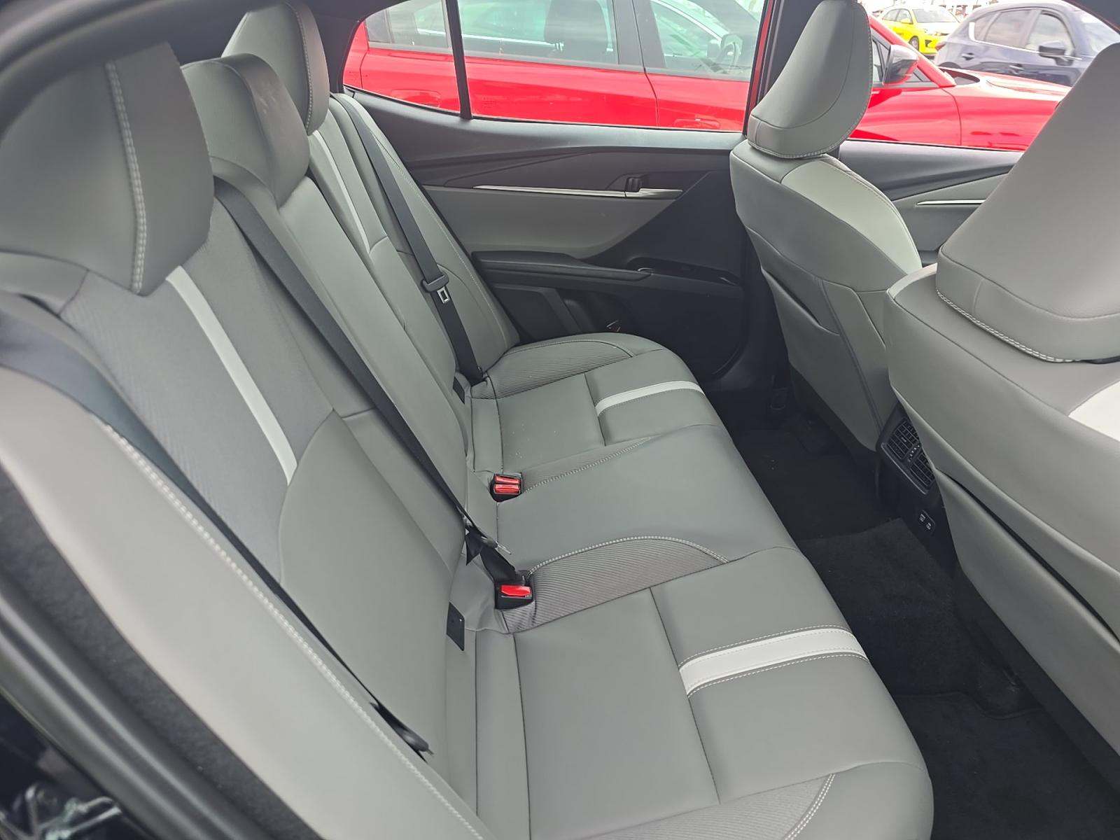 2025 Toyota Camry SE FWD