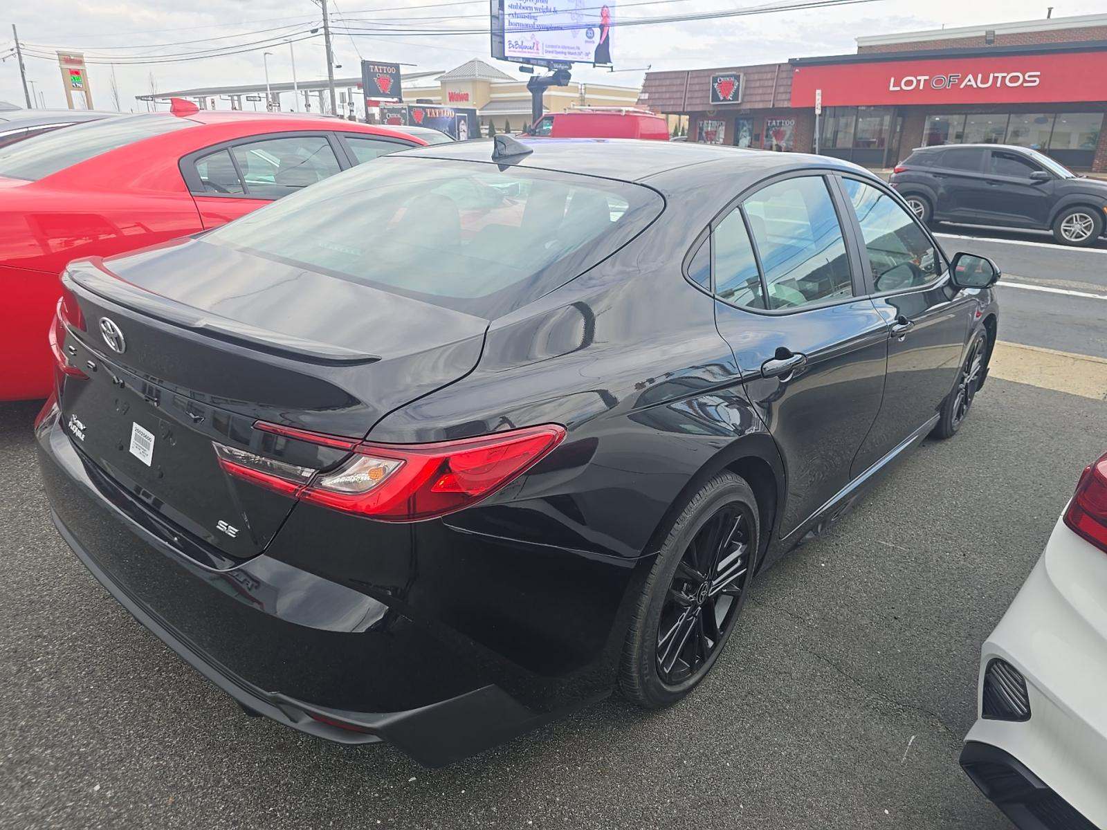 2025 Toyota Camry SE FWD