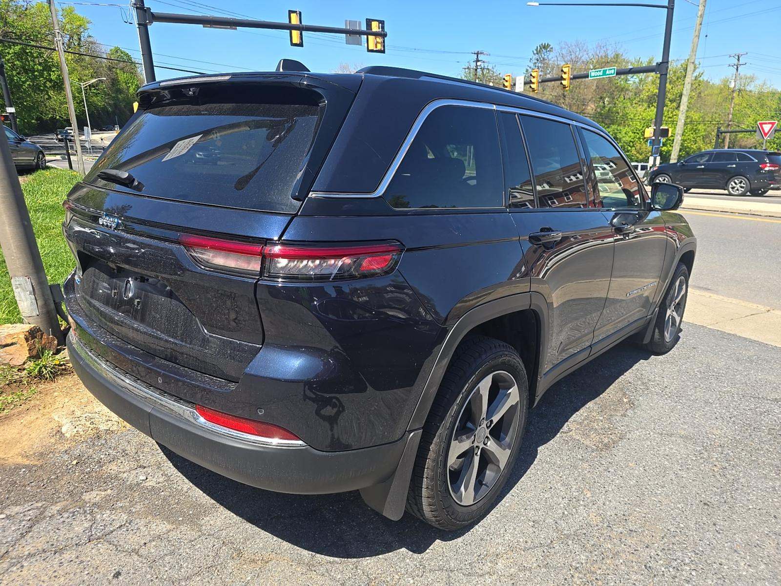 JEEP GRAND CHEROKEE - 3