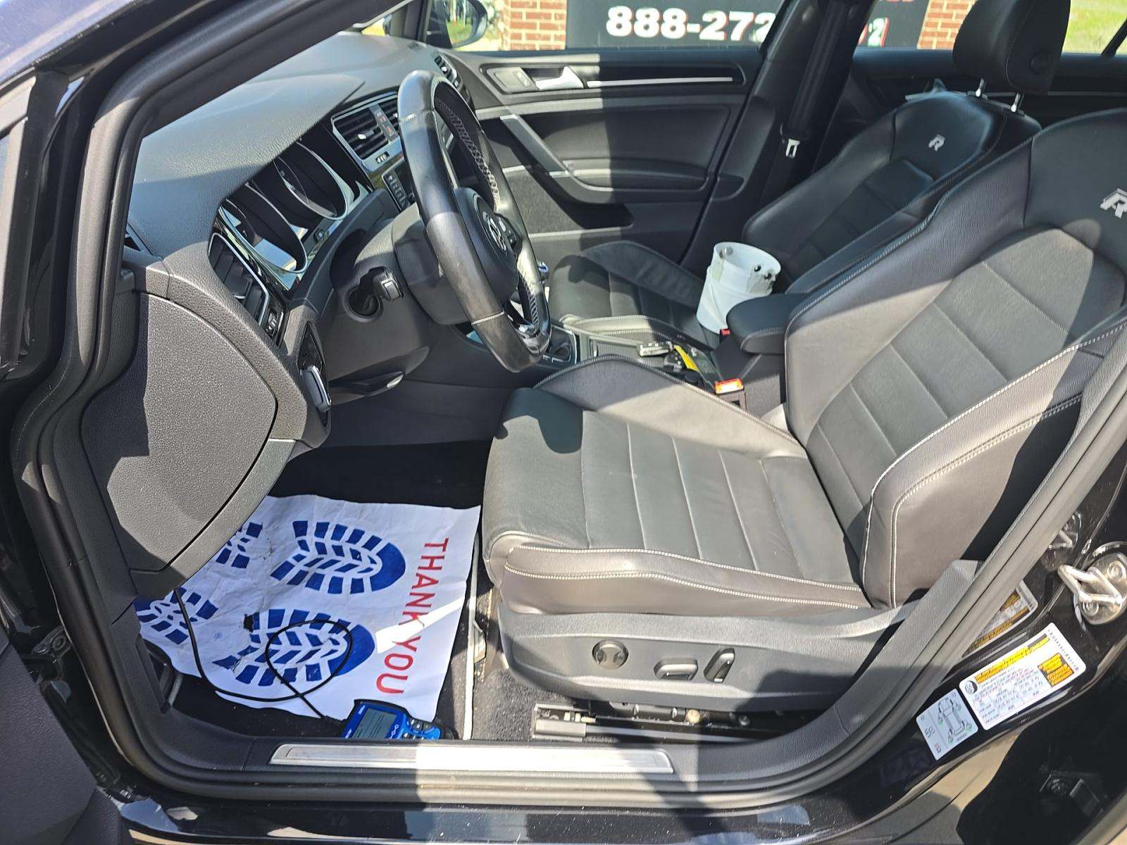 2017 Volkswagen Golf R 2.0T AWD