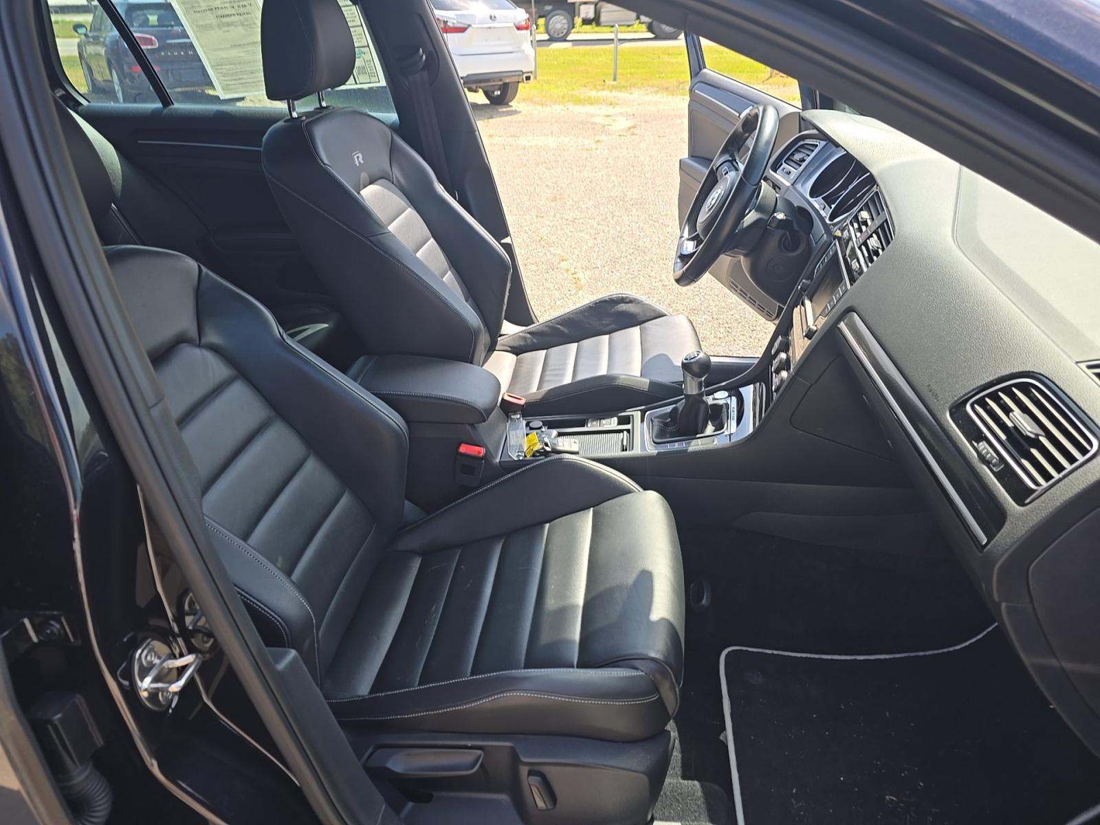 2017 Volkswagen Golf R 2.0T AWD