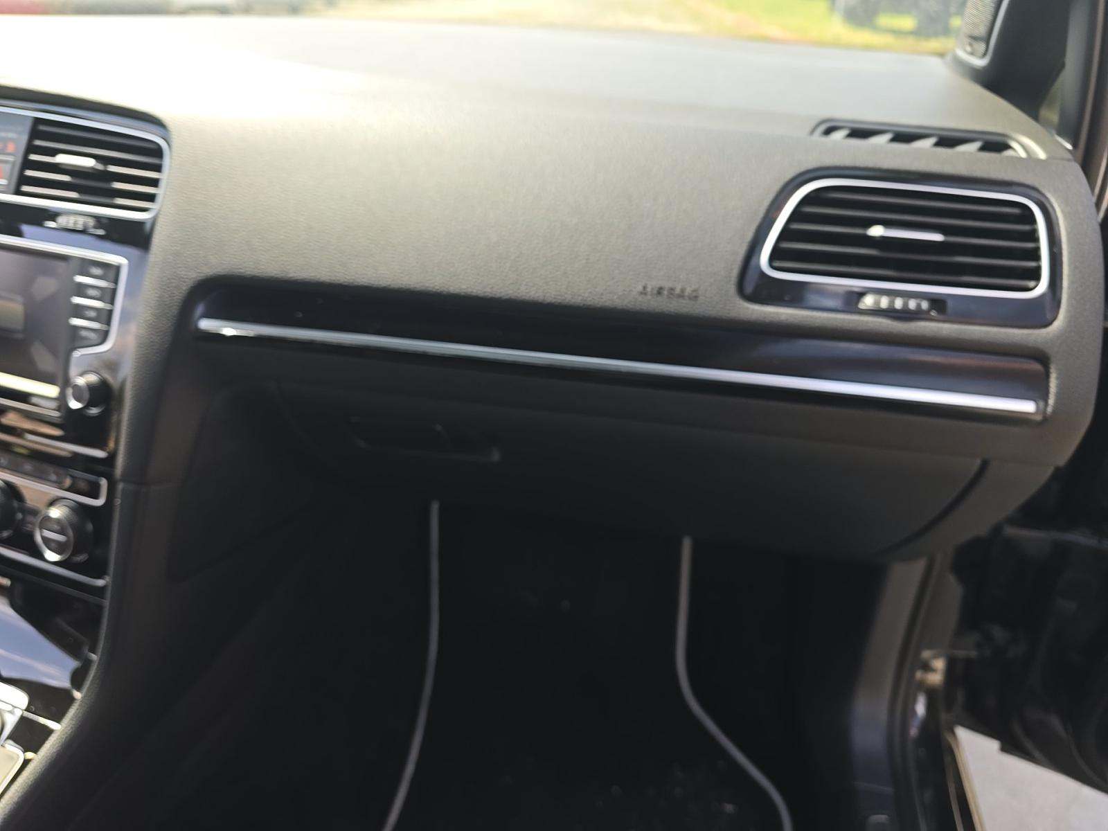 2017 Volkswagen Golf R 2.0T AWD