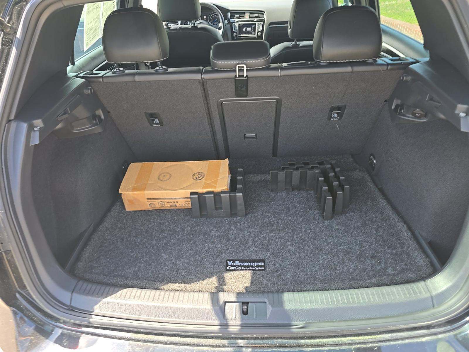 2017 Volkswagen Golf R 2.0T AWD