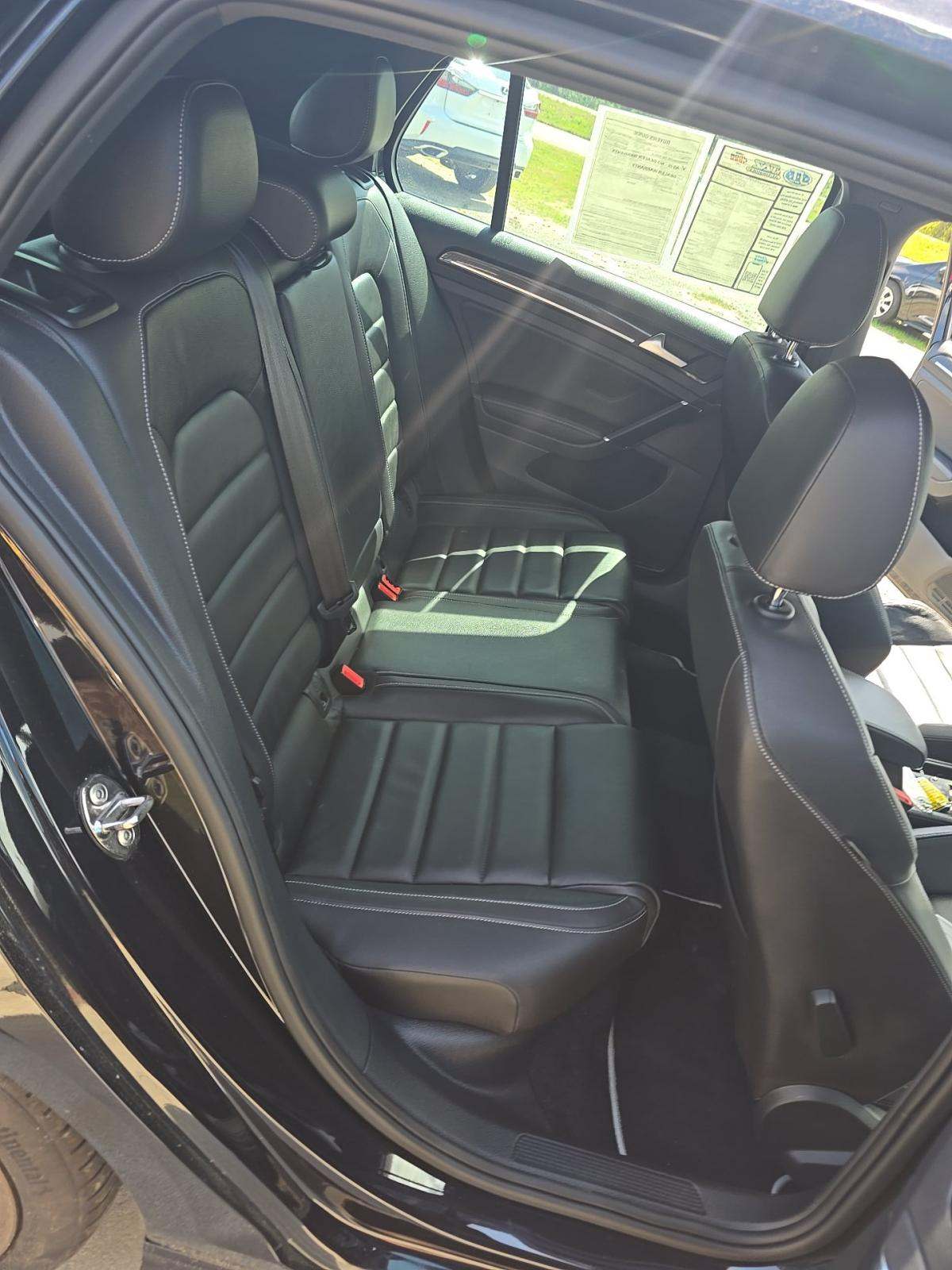 2017 Volkswagen Golf R 2.0T AWD