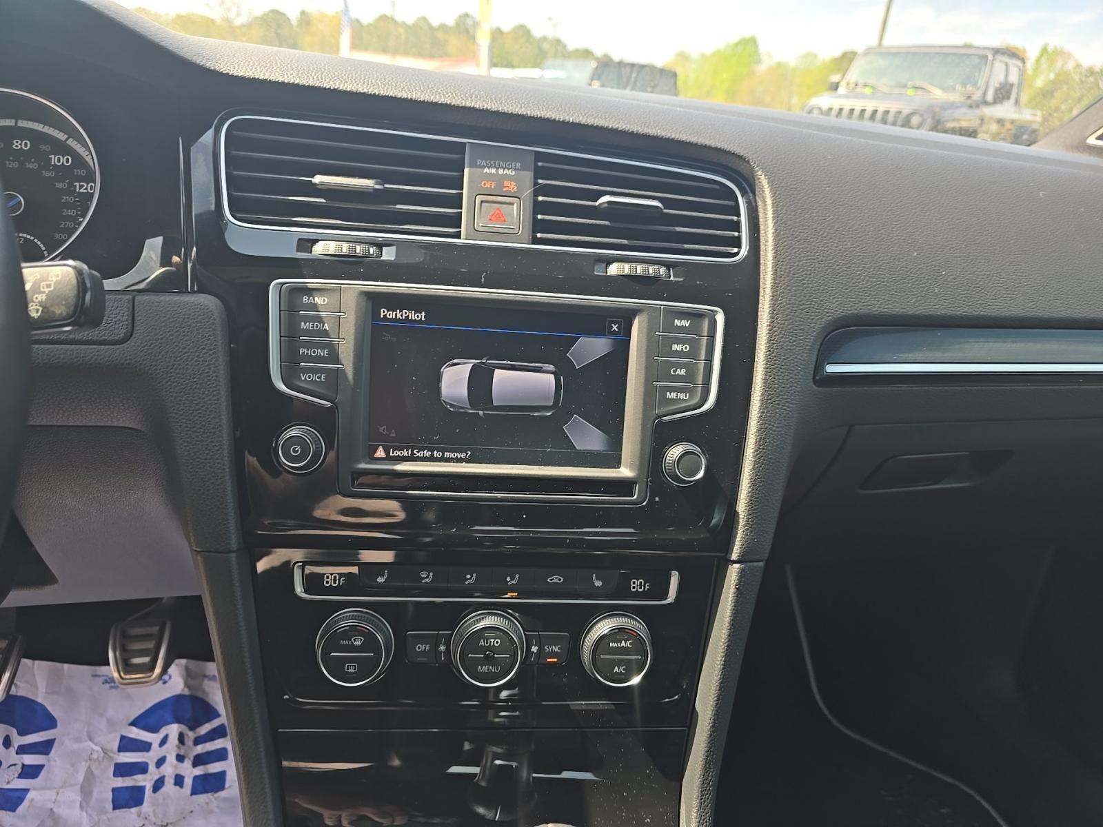 2017 Volkswagen Golf R 2.0T AWD