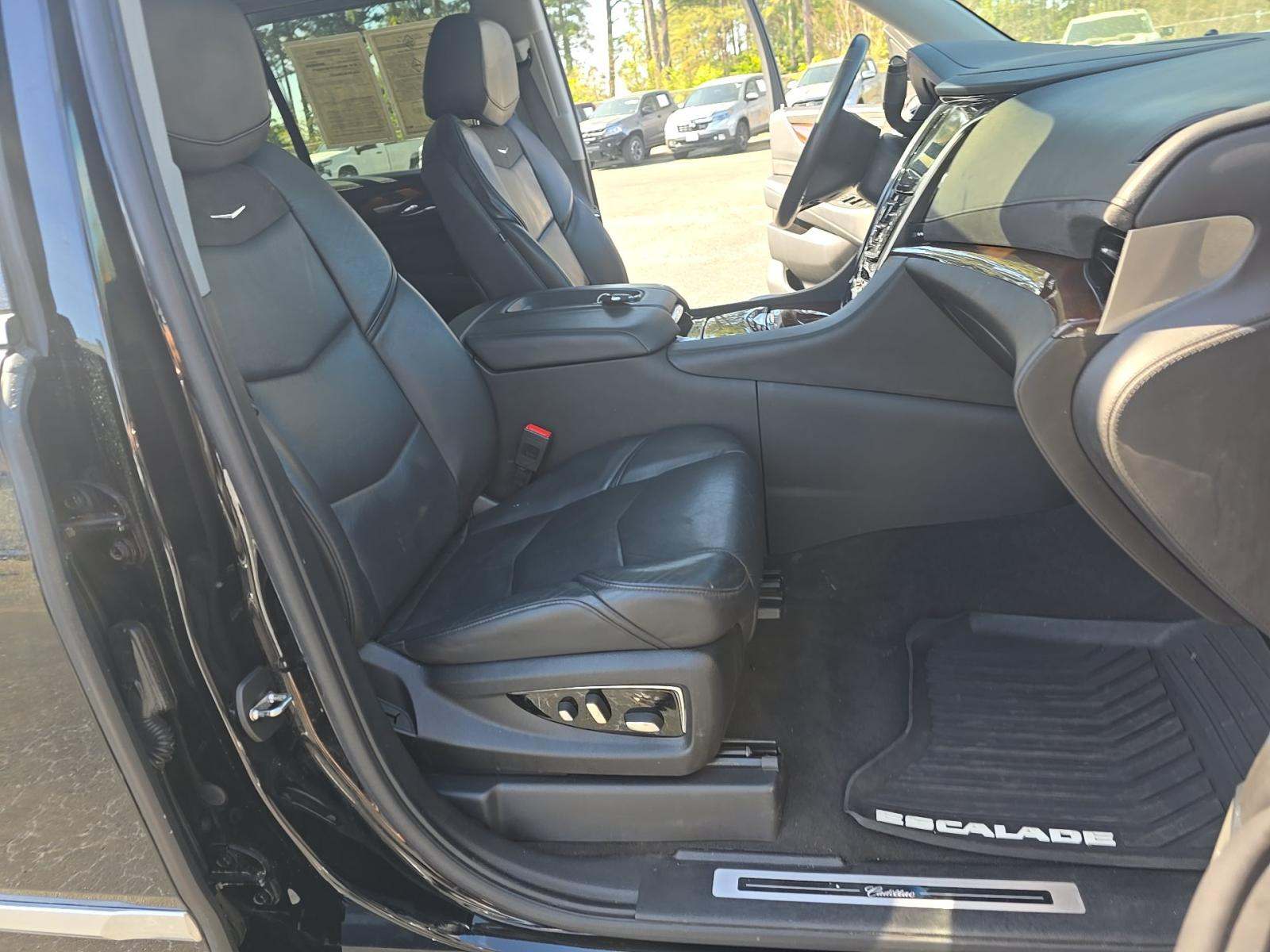 2019 Cadillac Escalade Luxury AWD