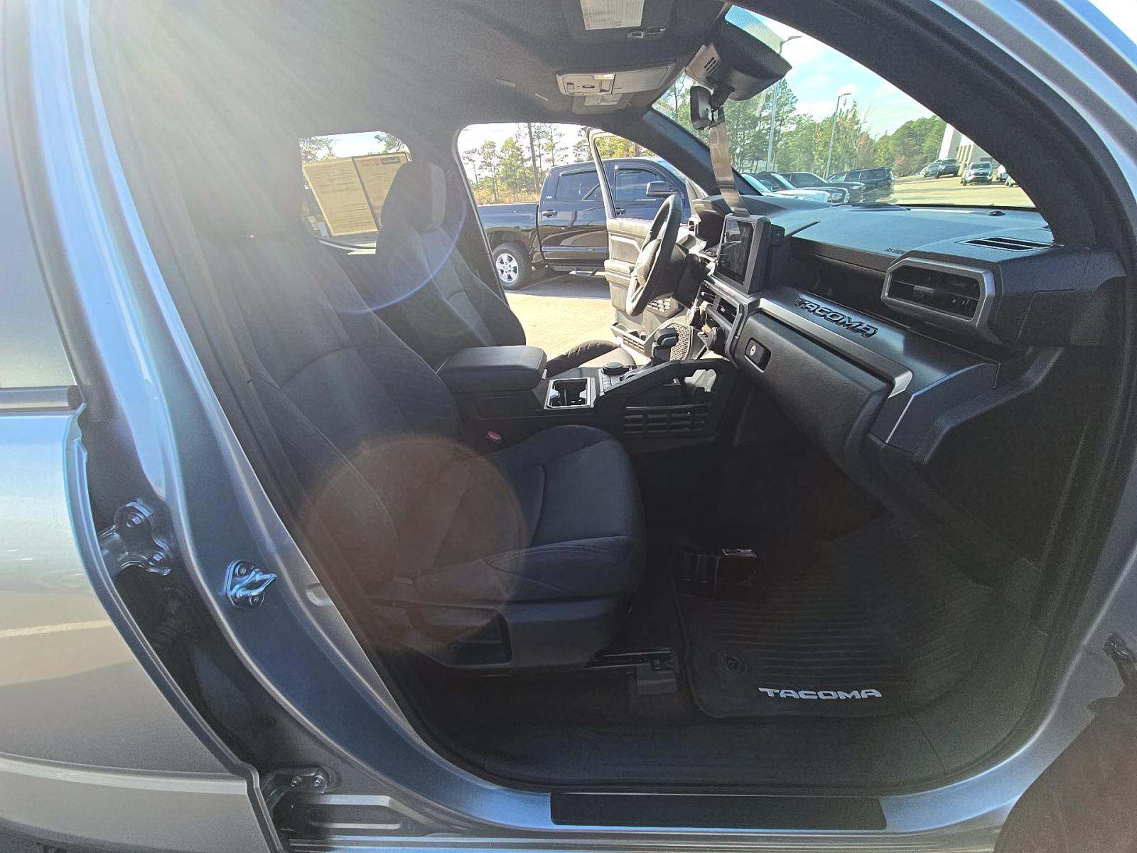 2024 Toyota Tacoma SR5 AWD