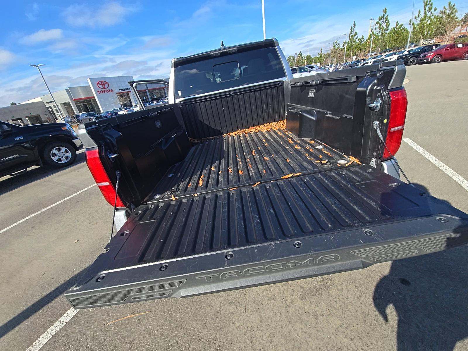 2024 Toyota Tacoma SR5 AWD