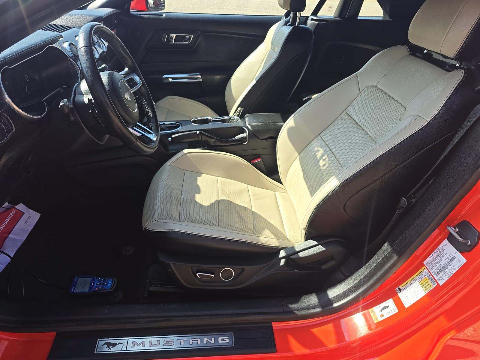FORD MUSTANG - 2