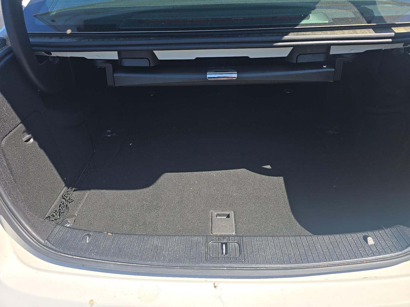 MERCEDES-BENZ E-CLASS - 10