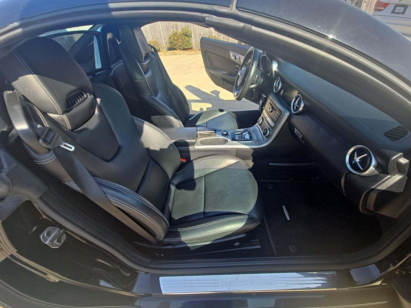 2017 Mercedes-Benz SLC SLC 300 RWD