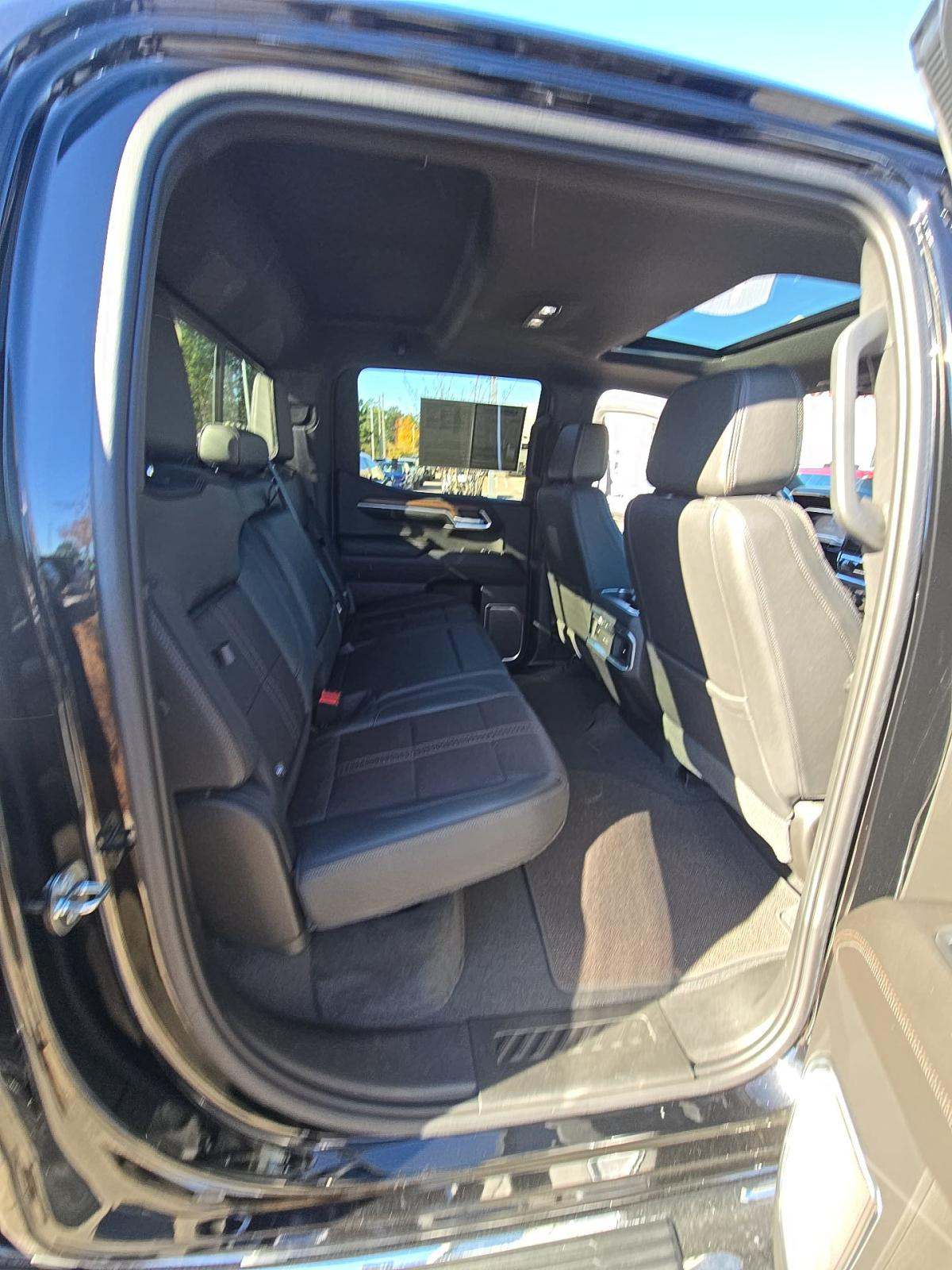 2022 Chevrolet Silverado 1500 High Country AWD