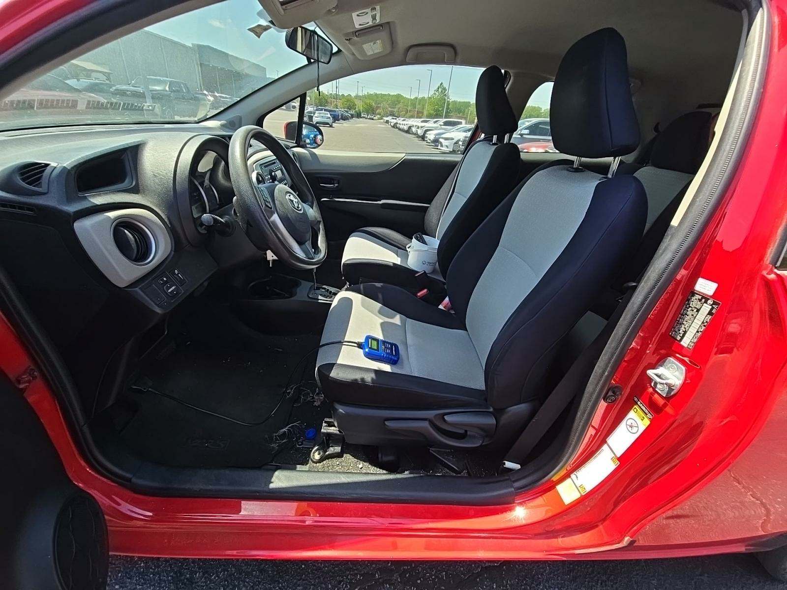 2012 Toyota Yaris LE FWD