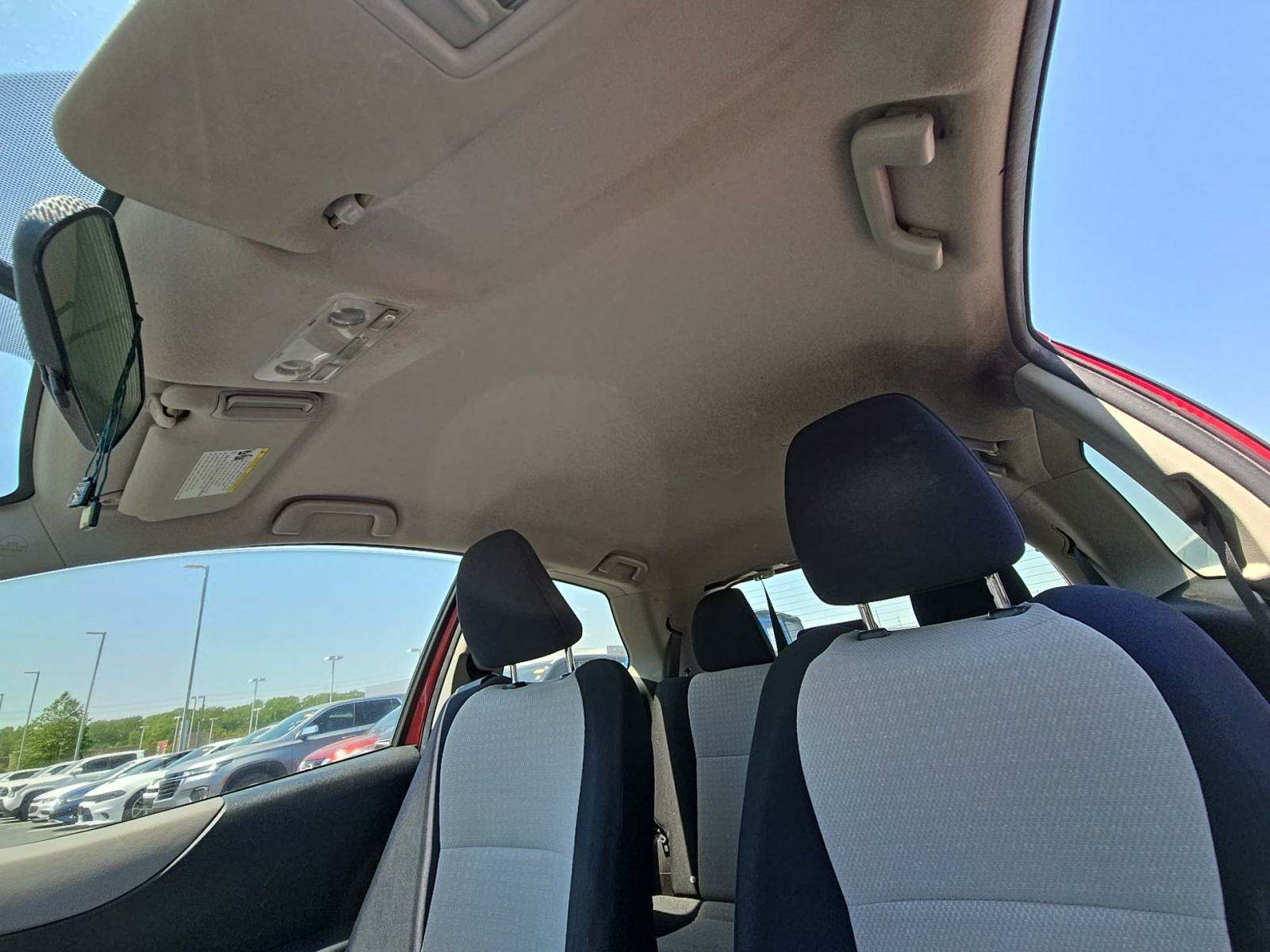 2012 Toyota Yaris LE FWD