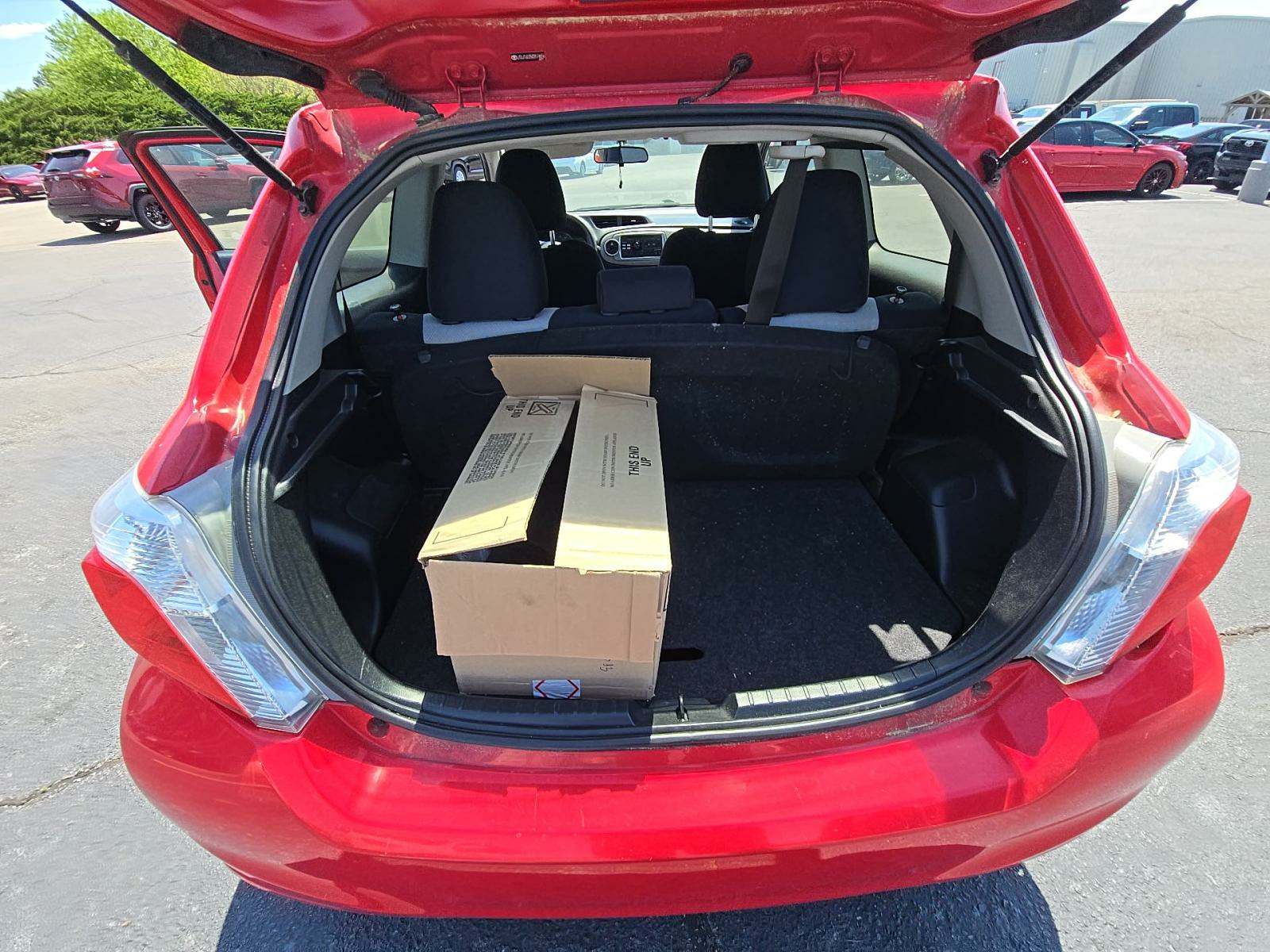 2012 Toyota Yaris LE FWD