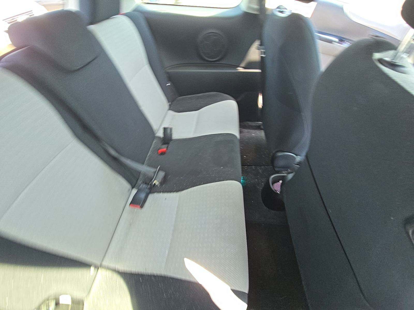 2012 Toyota Yaris LE FWD