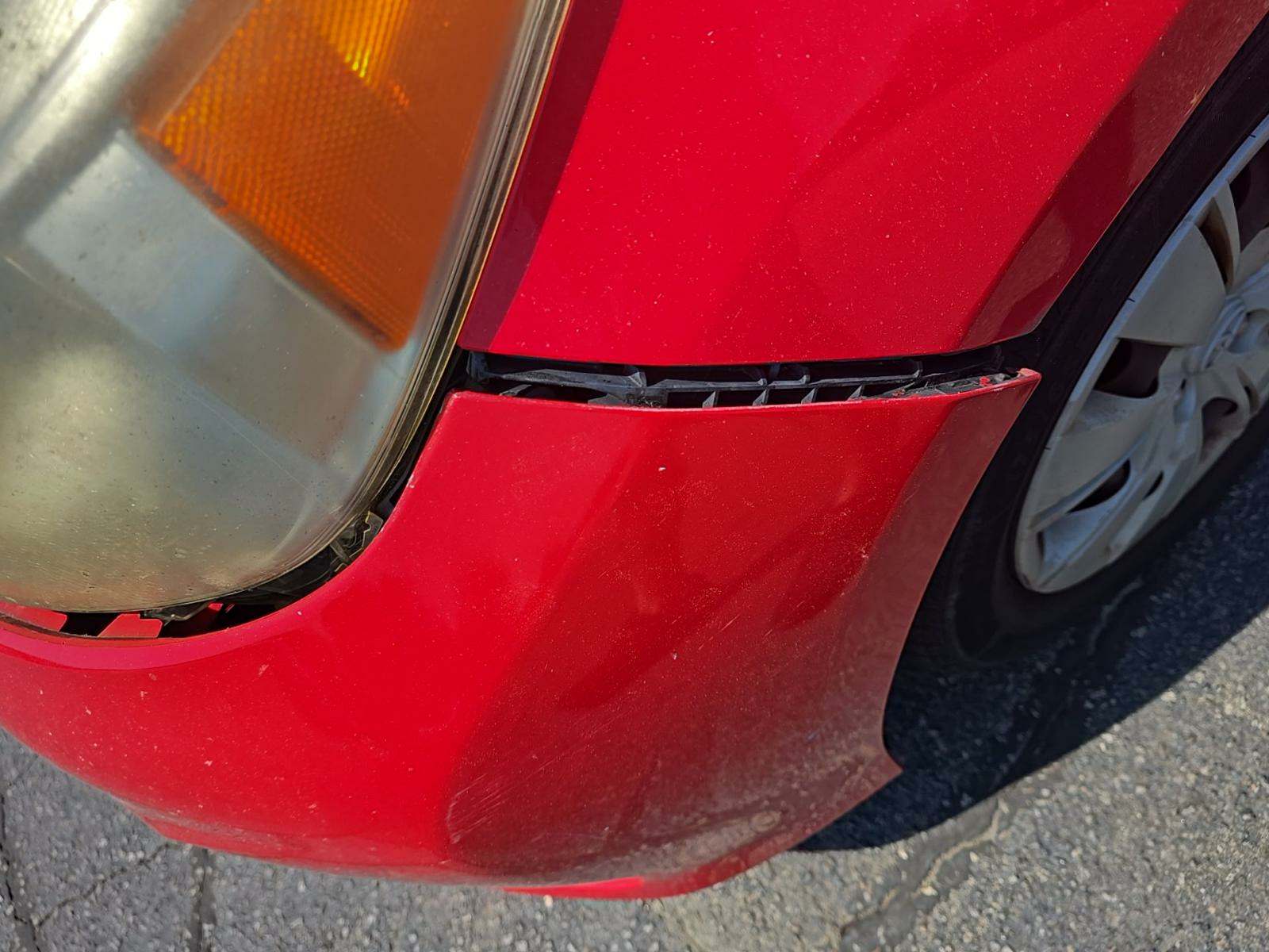 2012 Toyota Yaris LE FWD