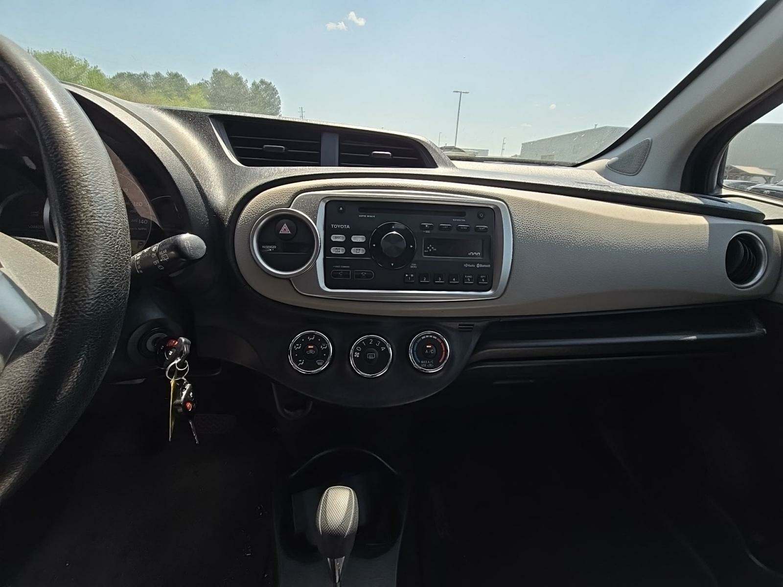 2012 Toyota Yaris LE FWD