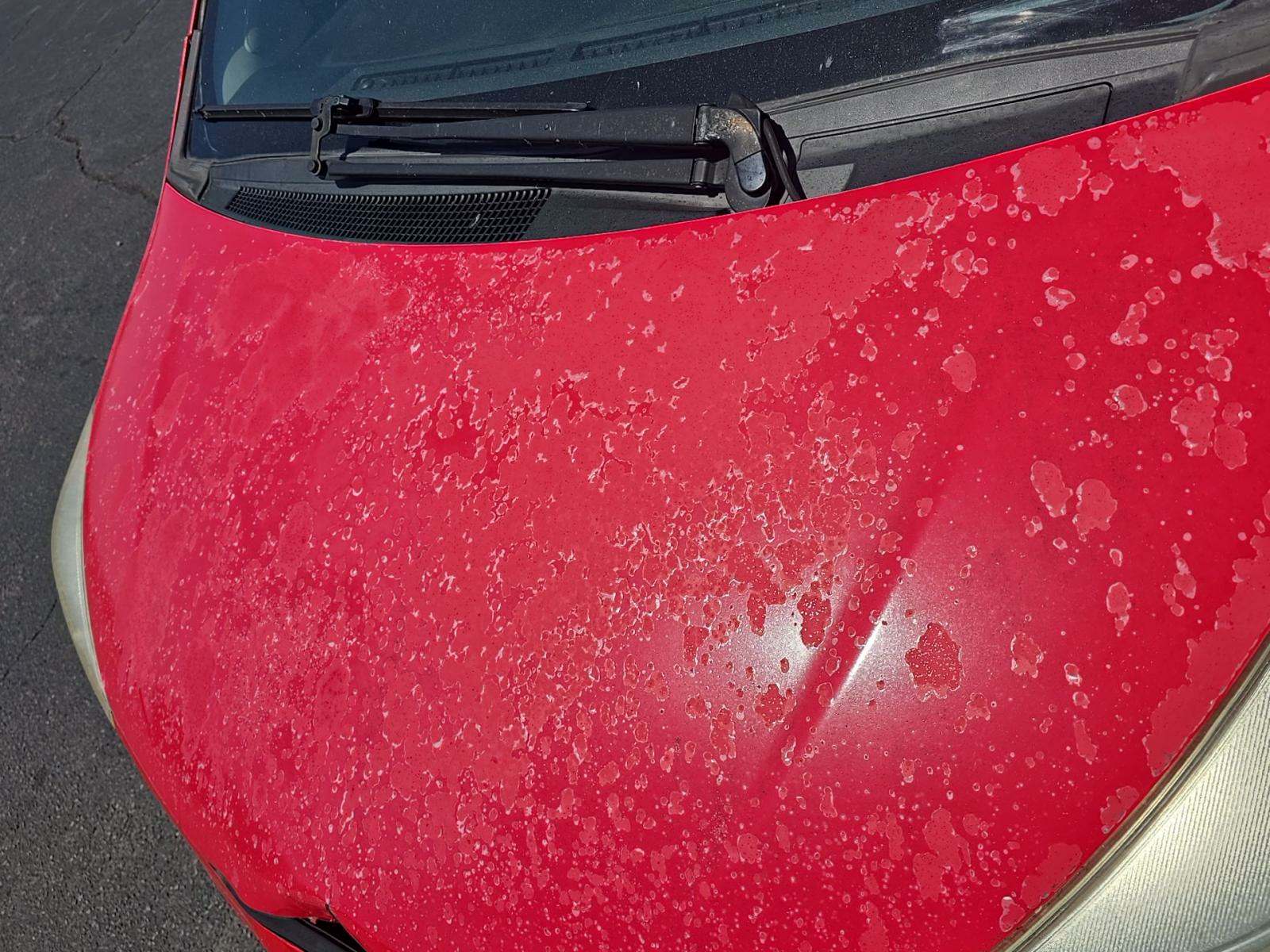 2012 Toyota Yaris LE FWD