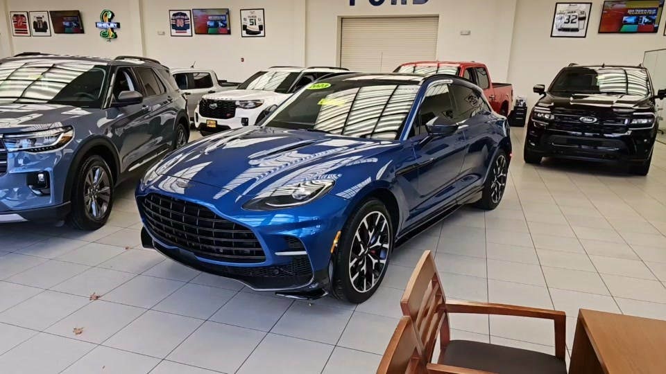 2023 Aston Martin DBX707