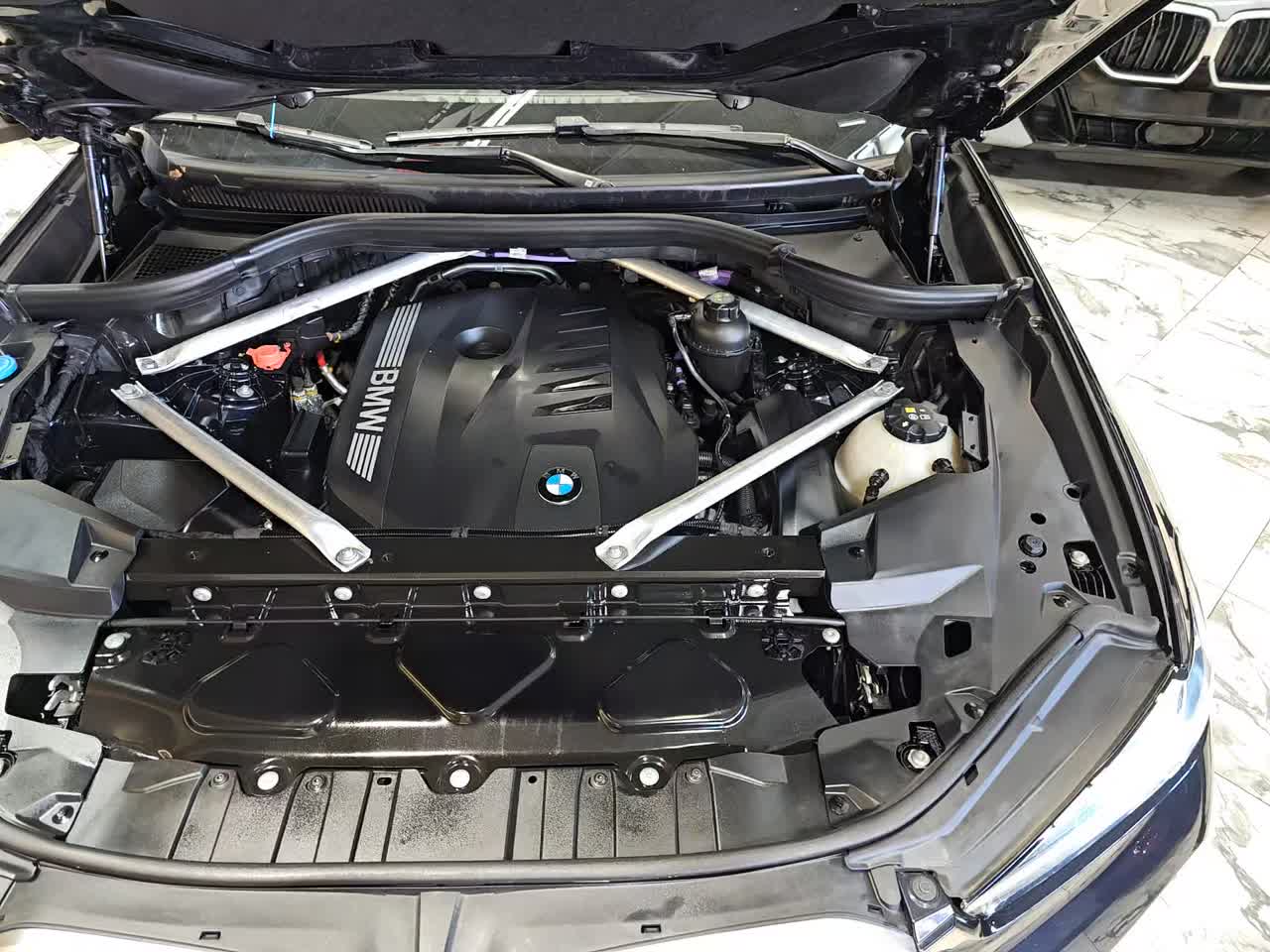 2025 BMW X6 xDrive40i AWD