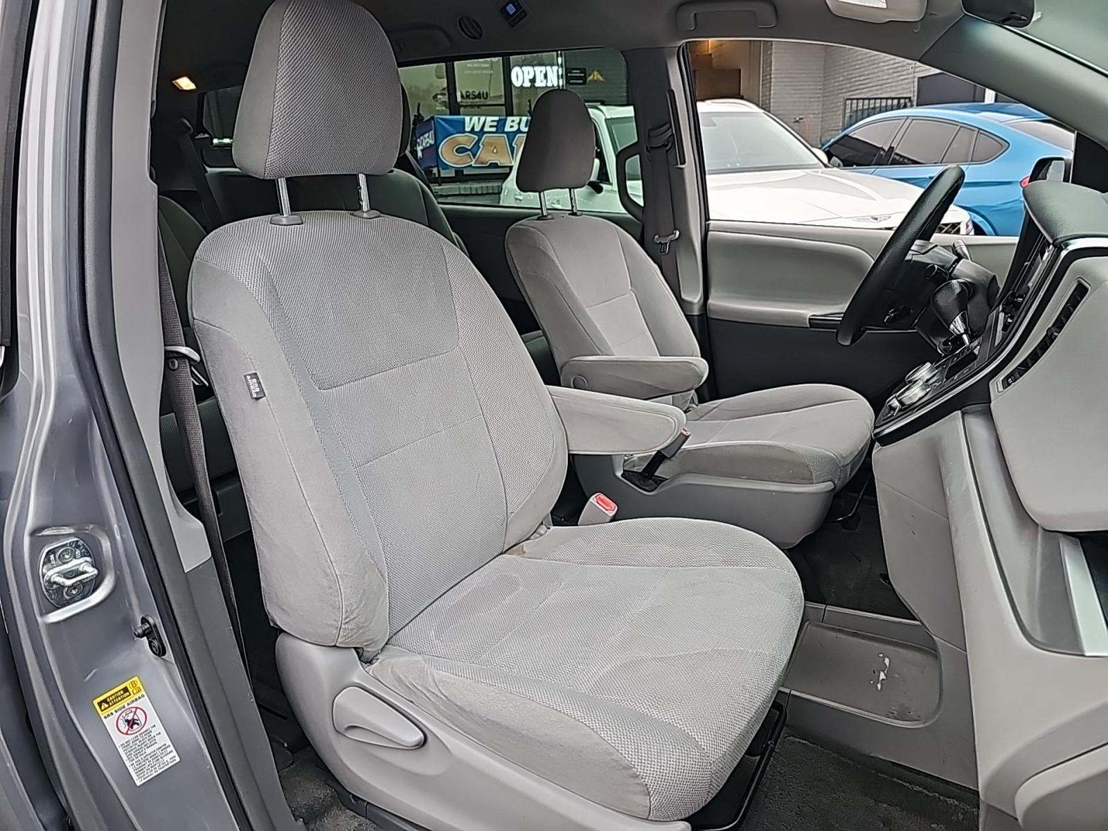 2017 Toyota Sienna L FWD