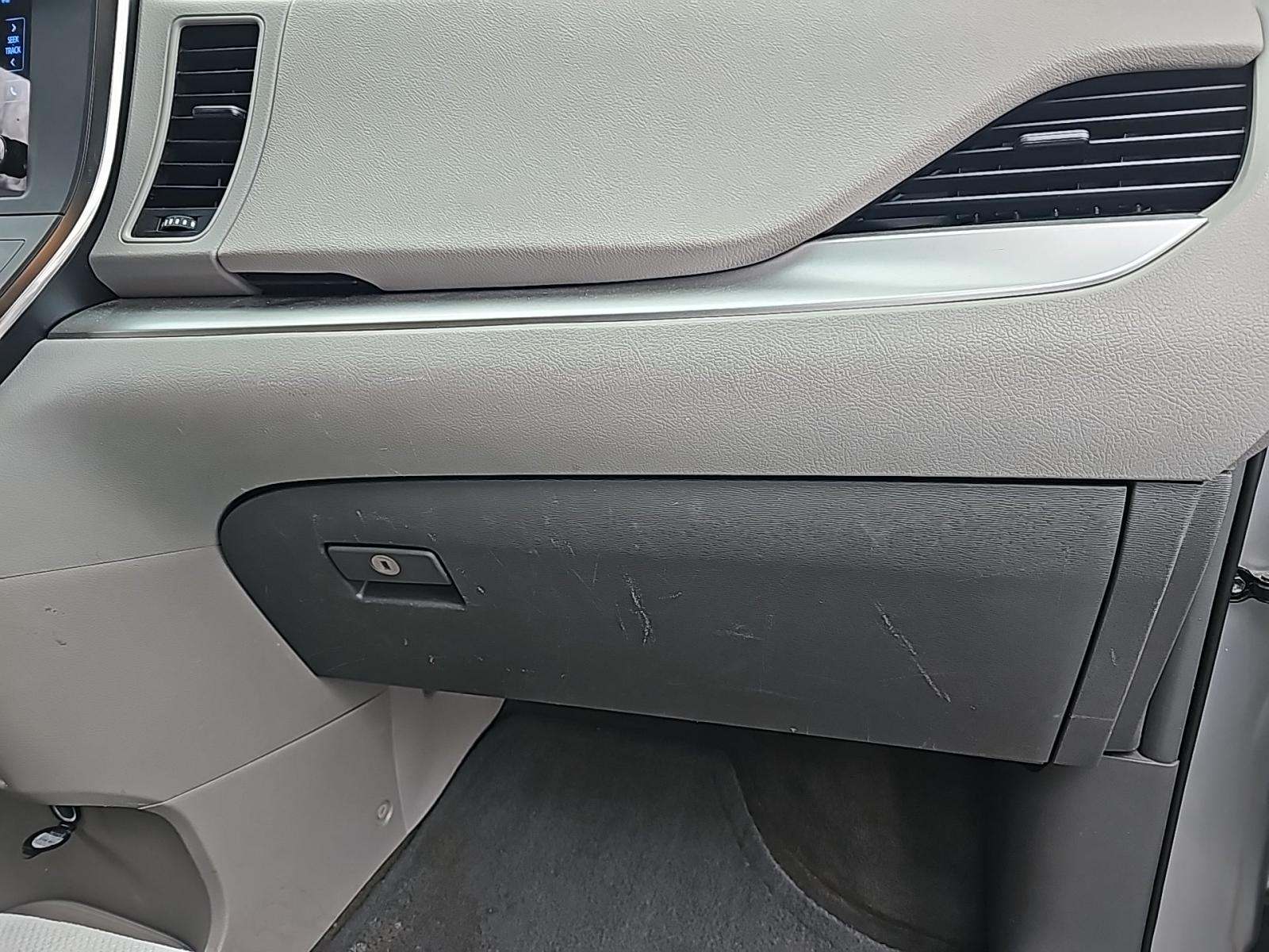 2017 Toyota Sienna L FWD