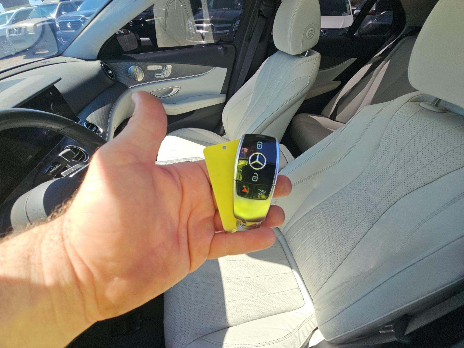 MERCEDES-BENZ E-CLASS - 8