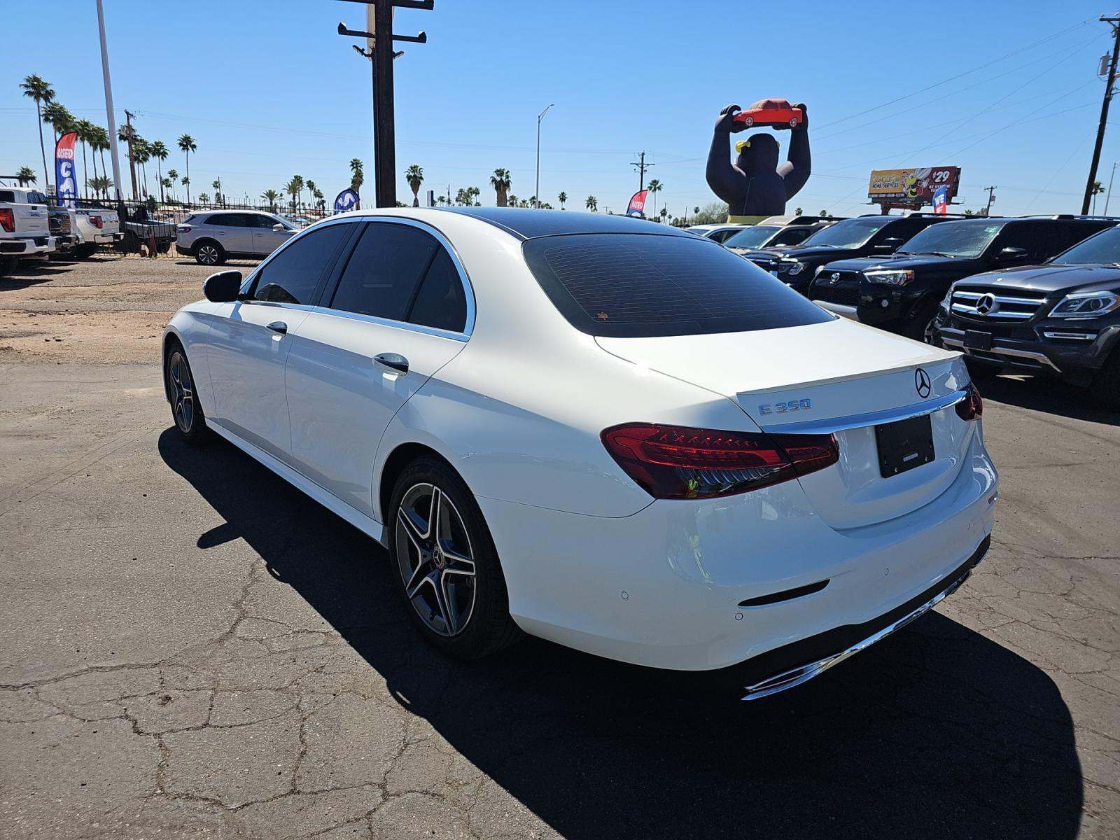 MERCEDES-BENZ E-CLASS - 2