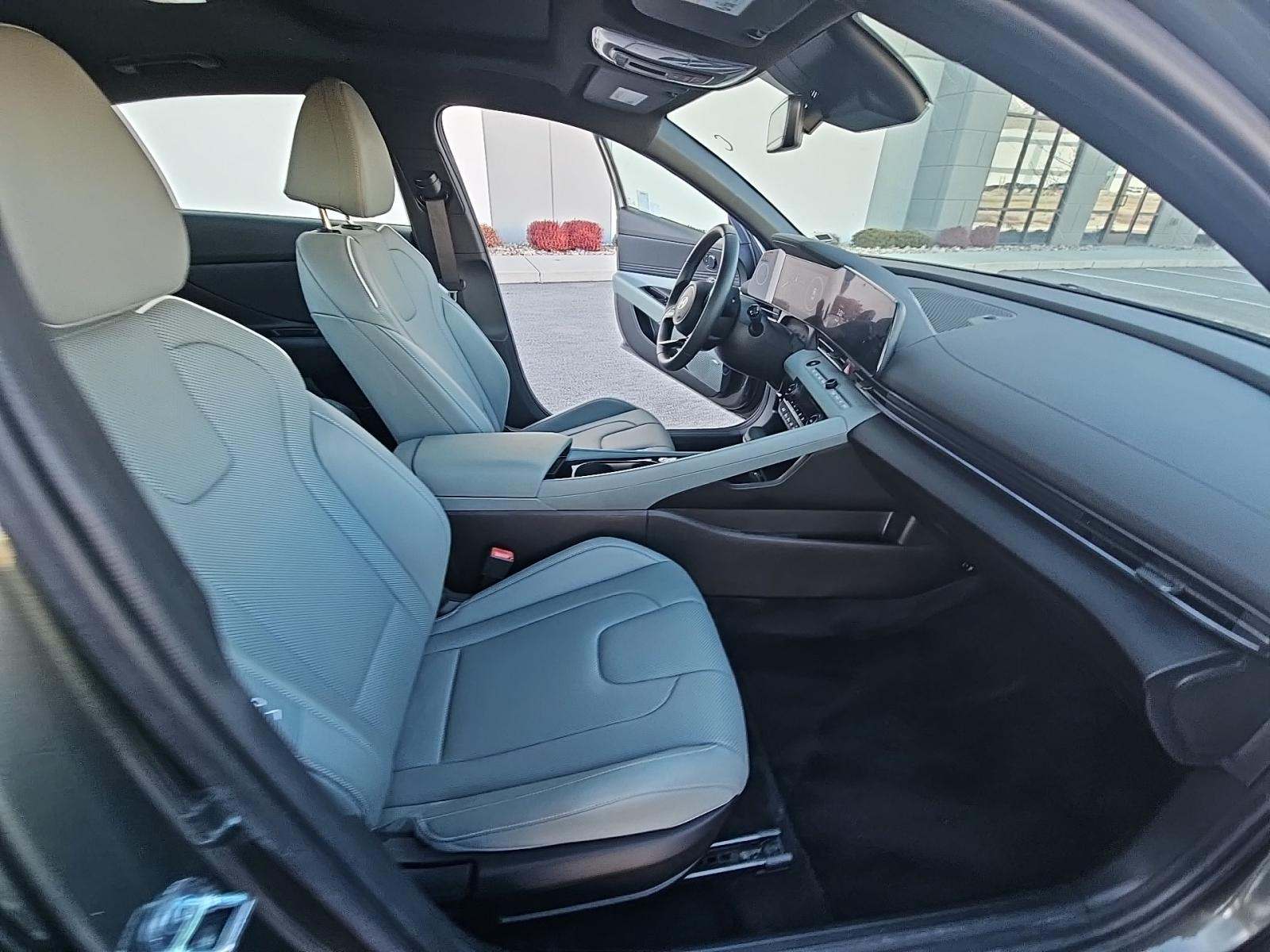 2025 Hyundai Elantra Hybrid Limited FWD