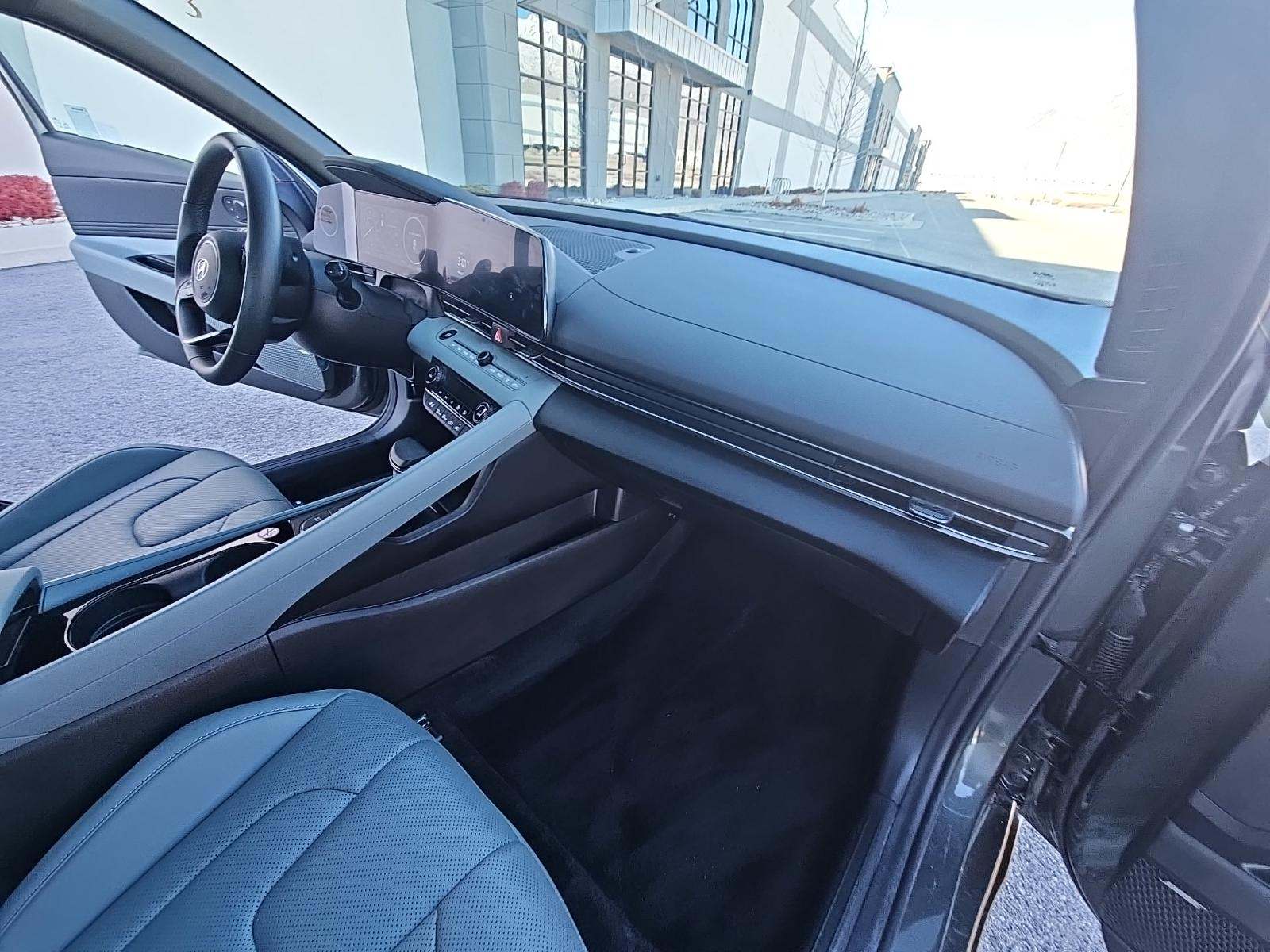 2025 Hyundai Elantra Hybrid Limited FWD