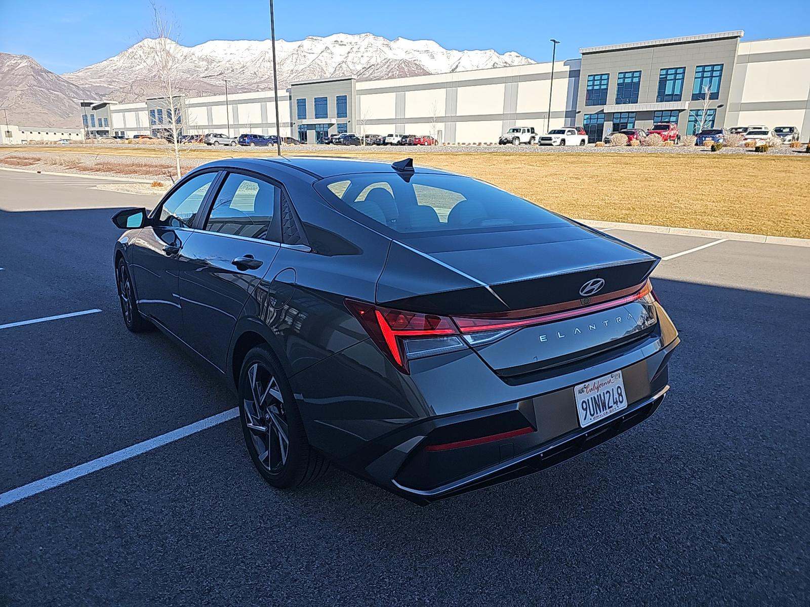 2025 Hyundai Elantra Hybrid Limited FWD