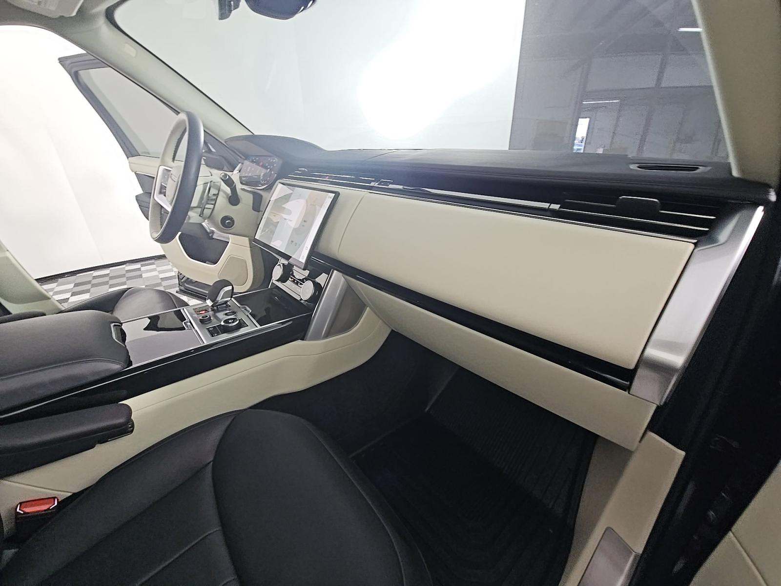 2023 Land Rover Range Rover SE AWD