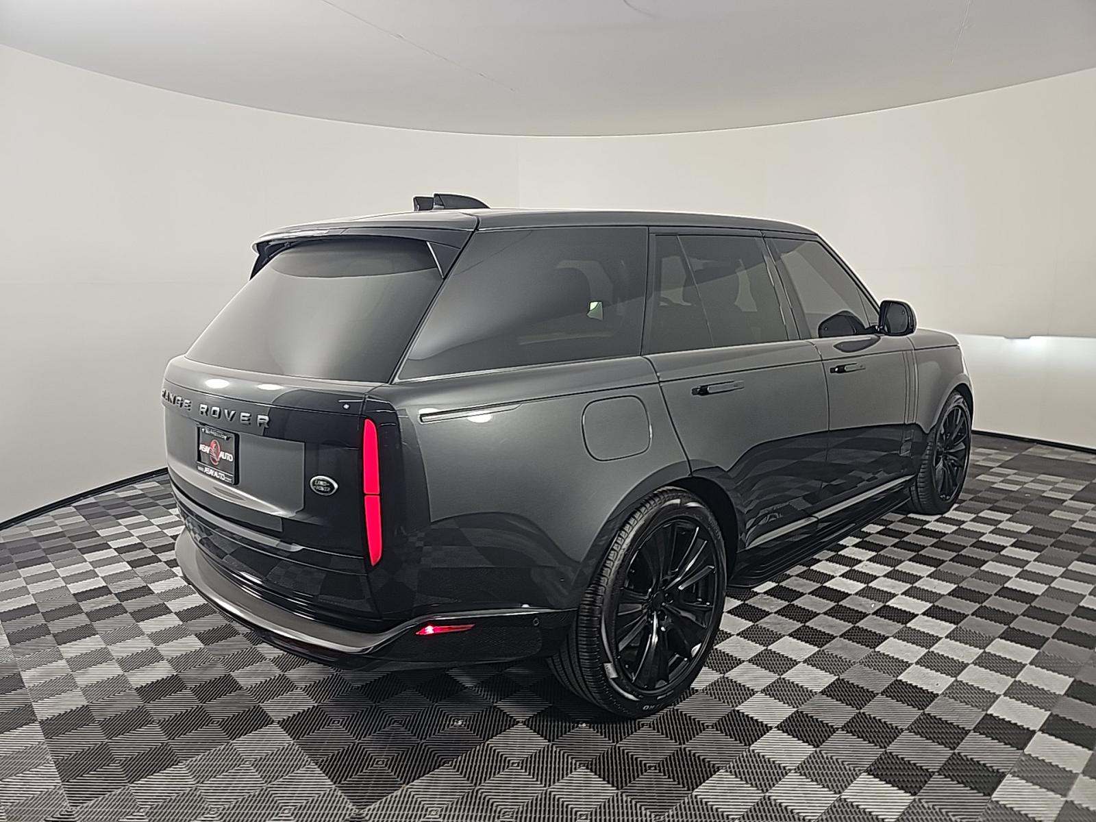 2023 Land Rover Range Rover SE AWD