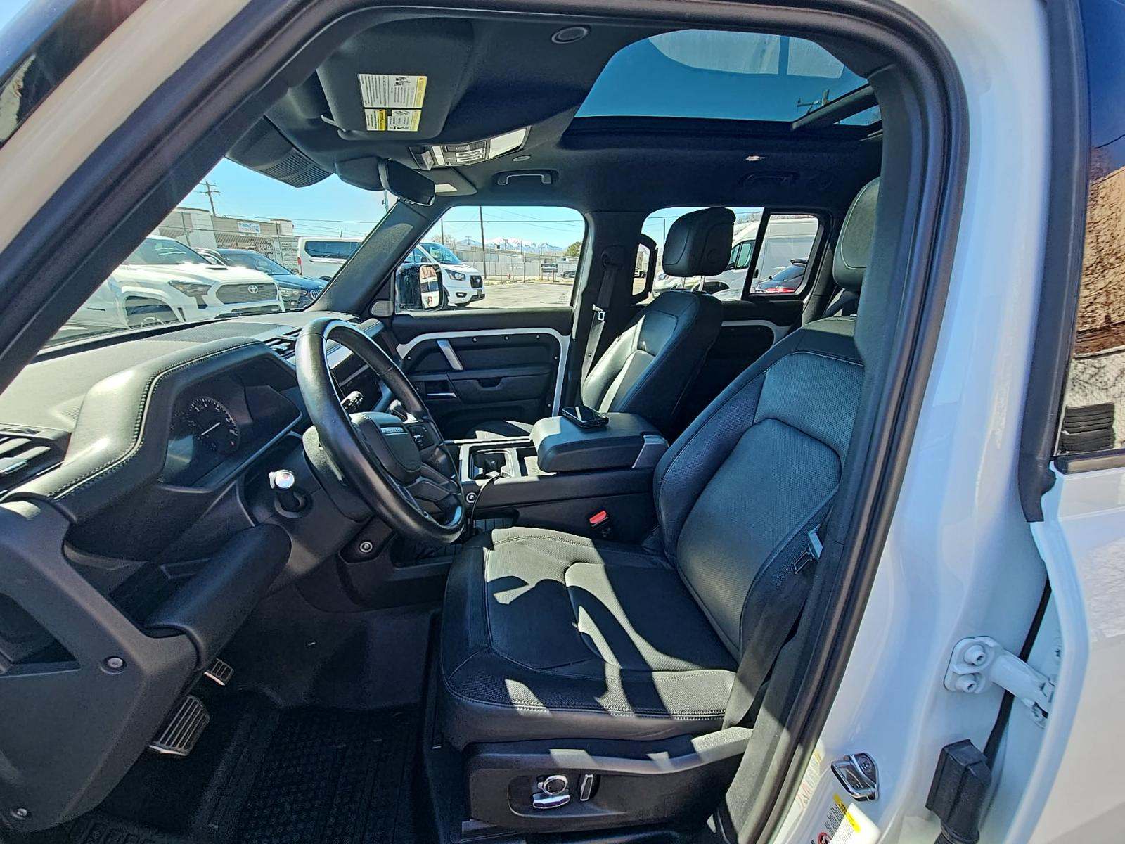 2023 Land Rover Defender 130 X-Dynamic SE AWD