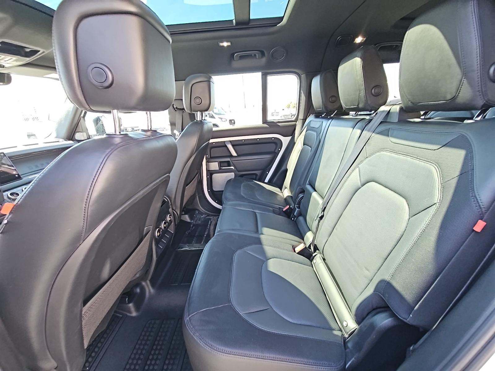 2023 Land Rover Defender 130 X-Dynamic SE AWD