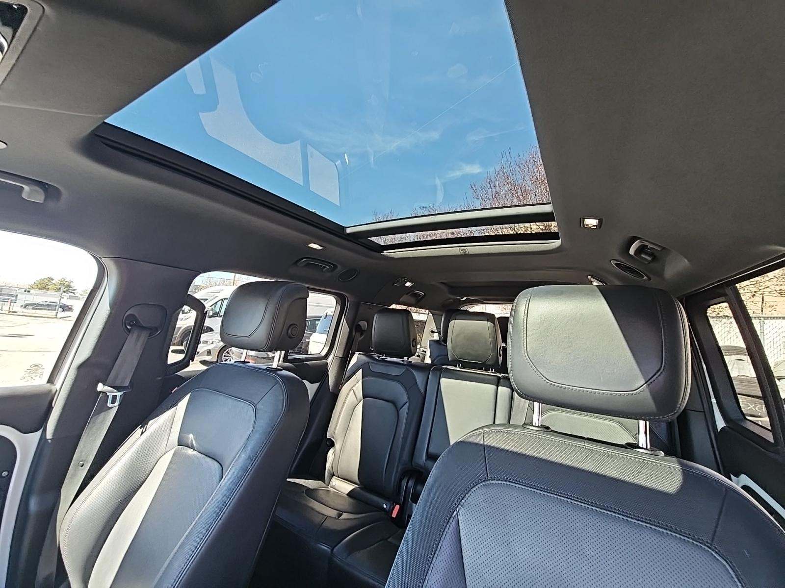 2023 Land Rover Defender 130 X-Dynamic SE AWD