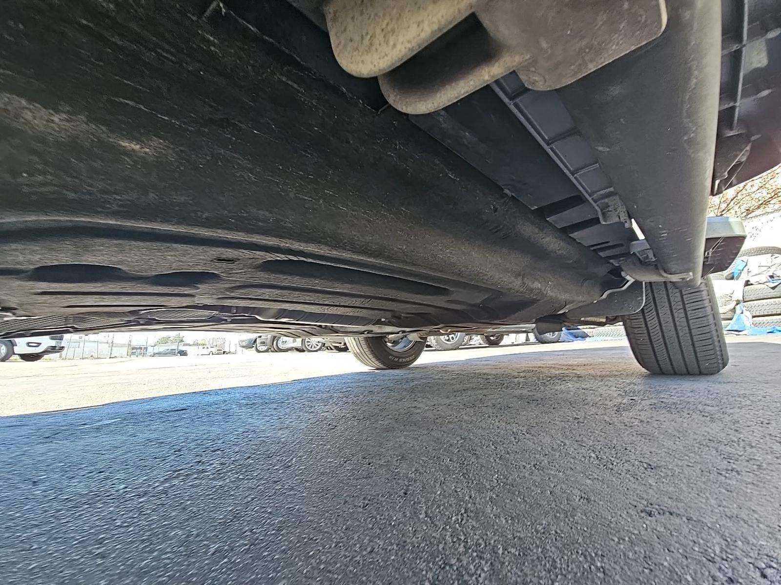 2023 Land Rover Defender 130 X-Dynamic SE AWD